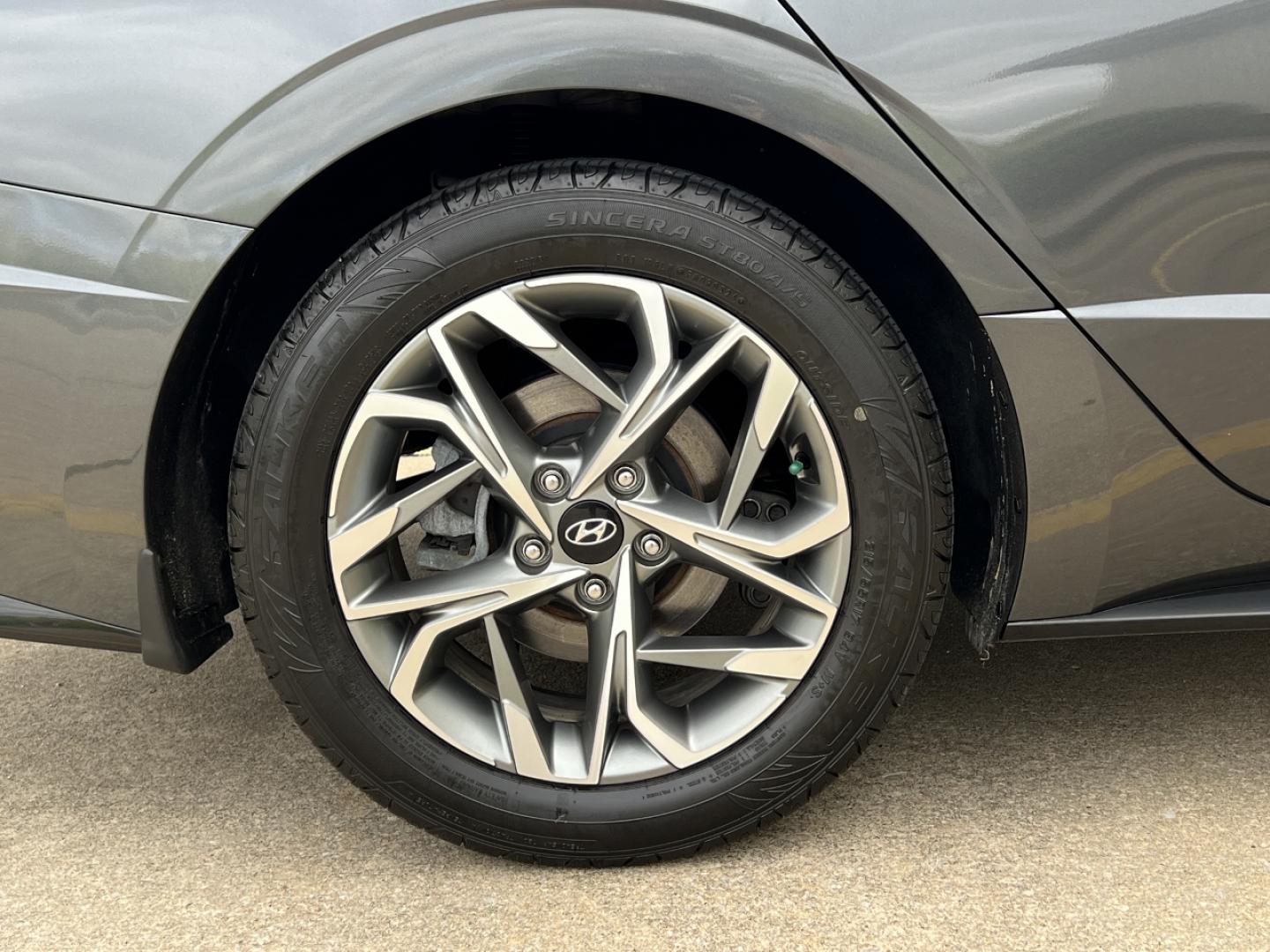2022 GRAY /Gray Cloth Hyundai Sonata SEL (KMHL64JA1NA) with an 2.5L 4 Cyl. engine, Automatic transmission, located at 2990 Old Orchard Rd., Jackson, MO, 63755, 37.354214, -89.612106 - 2022 Hyundai Sonata SEL Local 1-Owner 75xxx miles Front Wheel Drive 2.5L 4 Cyl. Automatic Backup Camera Power Driver Seat Heated Seats Bluetooth Remote Start Cruise Power Windows/Locks/Mirrors We have financing available and we accept trades! Fill out a credit application on our website - Photo#38