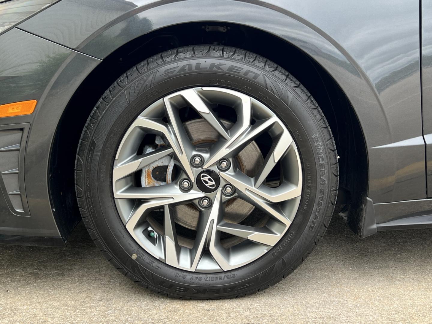 2022 GRAY /Gray Cloth Hyundai Sonata SEL (KMHL64JA1NA) with an 2.5L 4 Cyl. engine, Automatic transmission, located at 2990 Old Orchard Rd., Jackson, MO, 63755, 37.354214, -89.612106 - 2022 Hyundai Sonata SEL Local 1-Owner 75xxx miles Front Wheel Drive 2.5L 4 Cyl. Automatic Backup Camera Power Driver Seat Heated Seats Bluetooth Remote Start Cruise Power Windows/Locks/Mirrors We have financing available and we accept trades! Fill out a credit application on our website - Photo#35