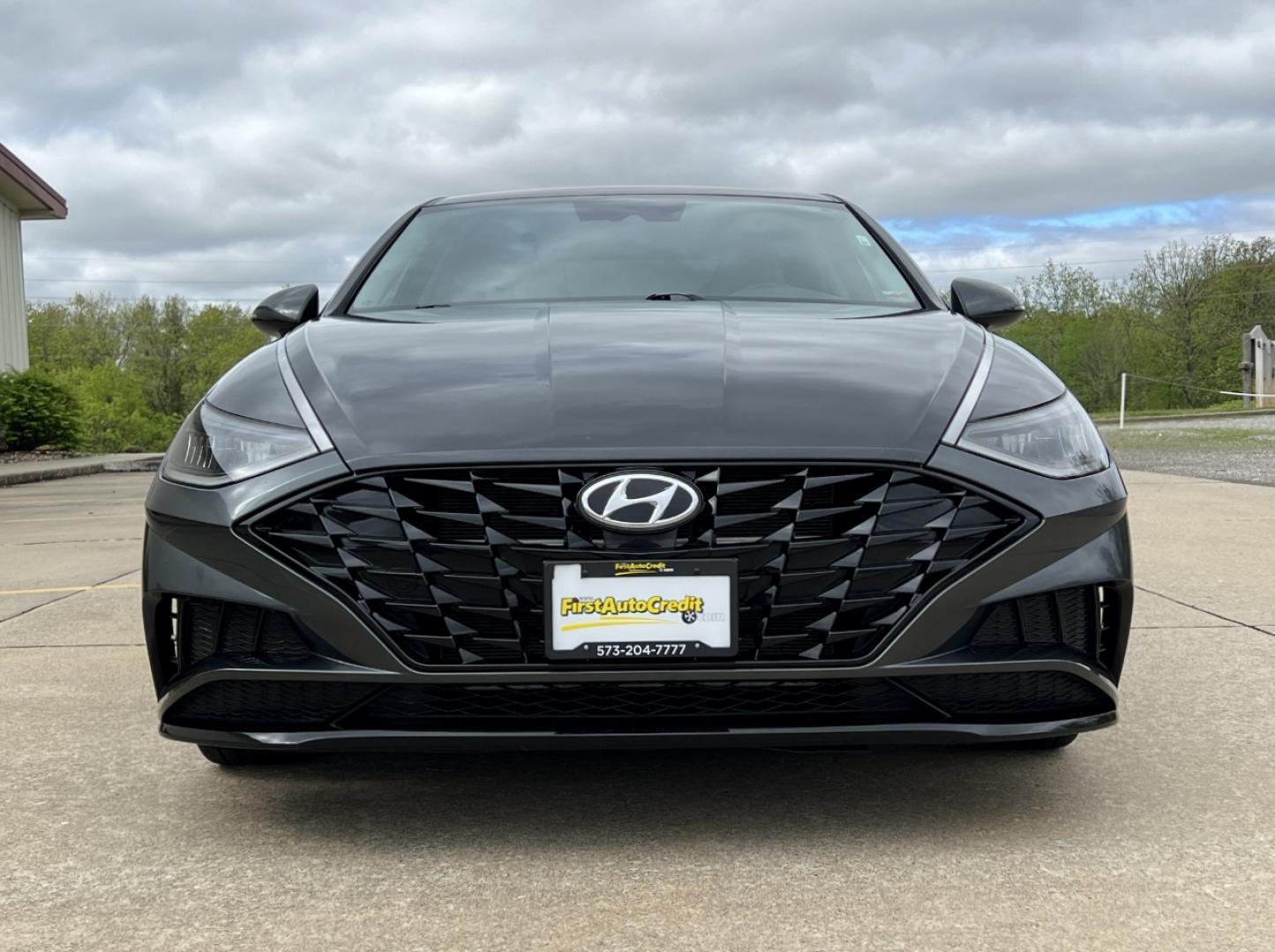 2022 GRAY /Gray Cloth Hyundai Sonata SEL (KMHL64JA1NA) with an 2.5L 4 Cyl. engine, Automatic transmission, located at 2990 Old Orchard Rd., Jackson, MO, 63755, 37.354214, -89.612106 - 2022 Hyundai Sonata SEL Local 1-Owner 75xxx miles Front Wheel Drive 2.5L 4 Cyl. Automatic Backup Camera Power Driver Seat Heated Seats Bluetooth Remote Start Cruise Power Windows/Locks/Mirrors We have financing available and we accept trades! Fill out a credit application on our website - Photo#11