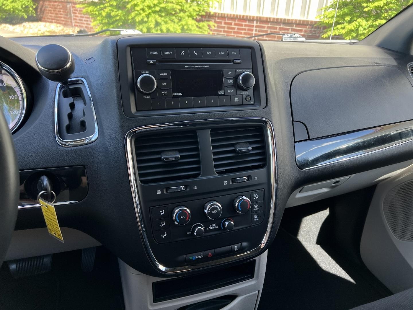 2015 GOLD /Black Cloth Dodge Grand Caravan SE (2C4RDGBG7FR) with an 3.6L V6 engine, Automatic transmission, located at 2990 Old Orchard Rd., Jackson, MO, 63755, 37.354214, -89.612106 - 2015 Dodge Grand Caravan SE Local 1-Owner Only 50xxx miles Front Wheel Drive 3.6L V6 Automatic 3rd Row Stow 'N Go Cruise Power Windows/Locks/Mirrors We have financing available and we accept trades! Fill out a credit application on our website or come by today! If you have any questions, - Photo#20