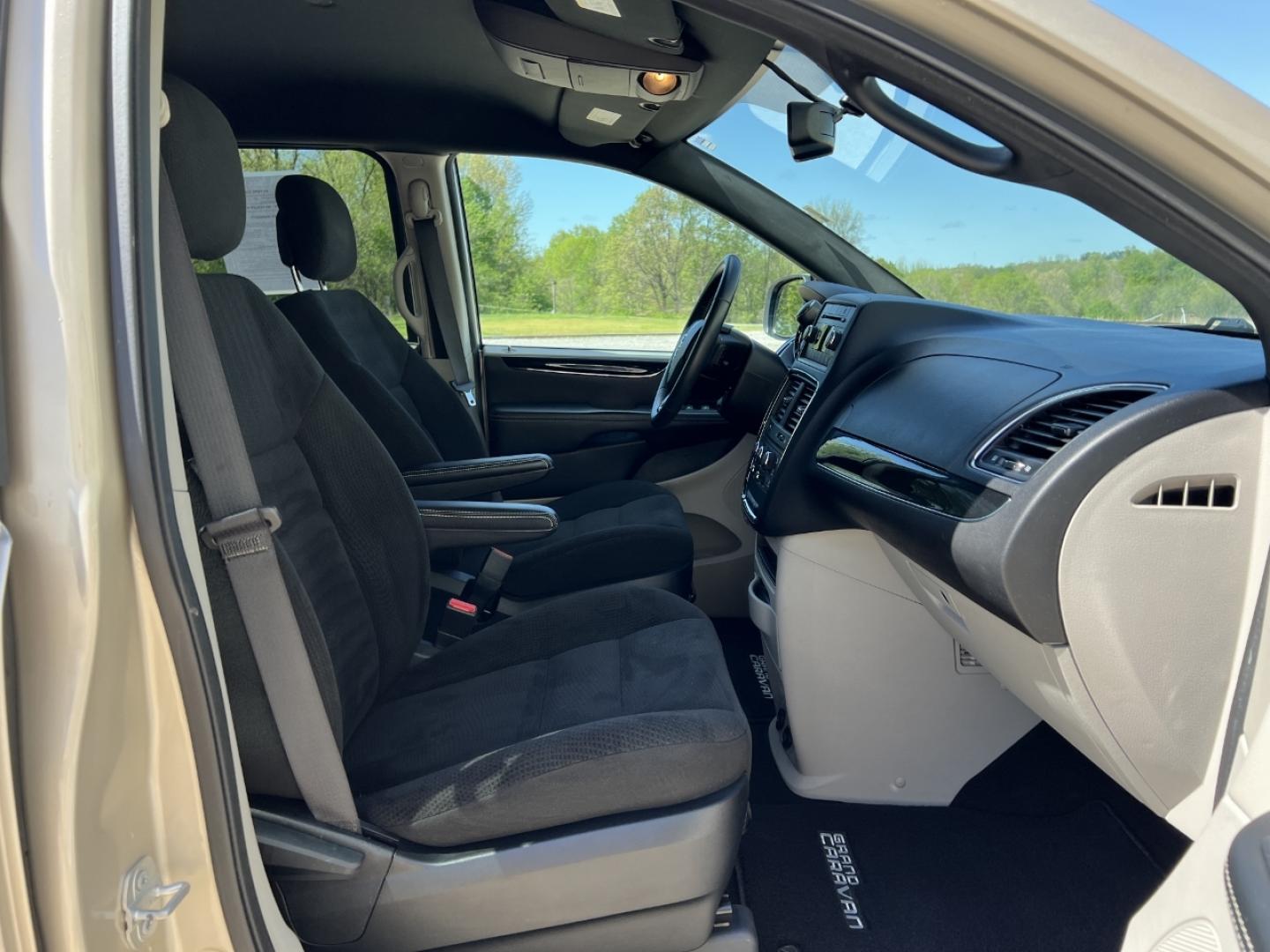 2015 GOLD /Black Cloth Dodge Grand Caravan SE (2C4RDGBG7FR) with an 3.6L V6 engine, Automatic transmission, located at 2990 Old Orchard Rd., Jackson, MO, 63755, 37.354214, -89.612106 - 2015 Dodge Grand Caravan SE Local 1-Owner Only 50xxx miles Front Wheel Drive 3.6L V6 Automatic 3rd Row Stow 'N Go Cruise Power Windows/Locks/Mirrors We have financing available and we accept trades! Fill out a credit application on our website or come by today! If you have any questions, - Photo#12