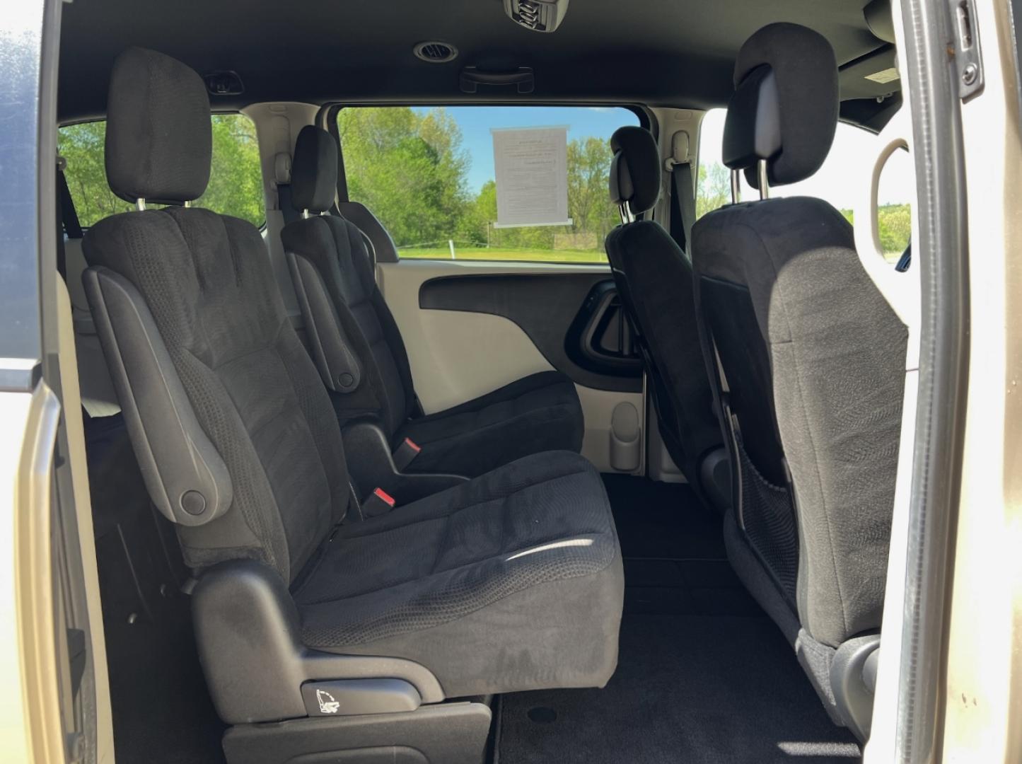 2015 GOLD /Black Cloth Dodge Grand Caravan SE (2C4RDGBG7FR) with an 3.6L V6 engine, Automatic transmission, located at 2990 Old Orchard Rd., Jackson, MO, 63755, 37.354214, -89.612106 - 2015 Dodge Grand Caravan SE Local 1-Owner Only 50xxx miles Front Wheel Drive 3.6L V6 Automatic 3rd Row Stow 'N Go Cruise Power Windows/Locks/Mirrors We have financing available and we accept trades! Fill out a credit application on our website or come by today! If you have any questions, - Photo#14