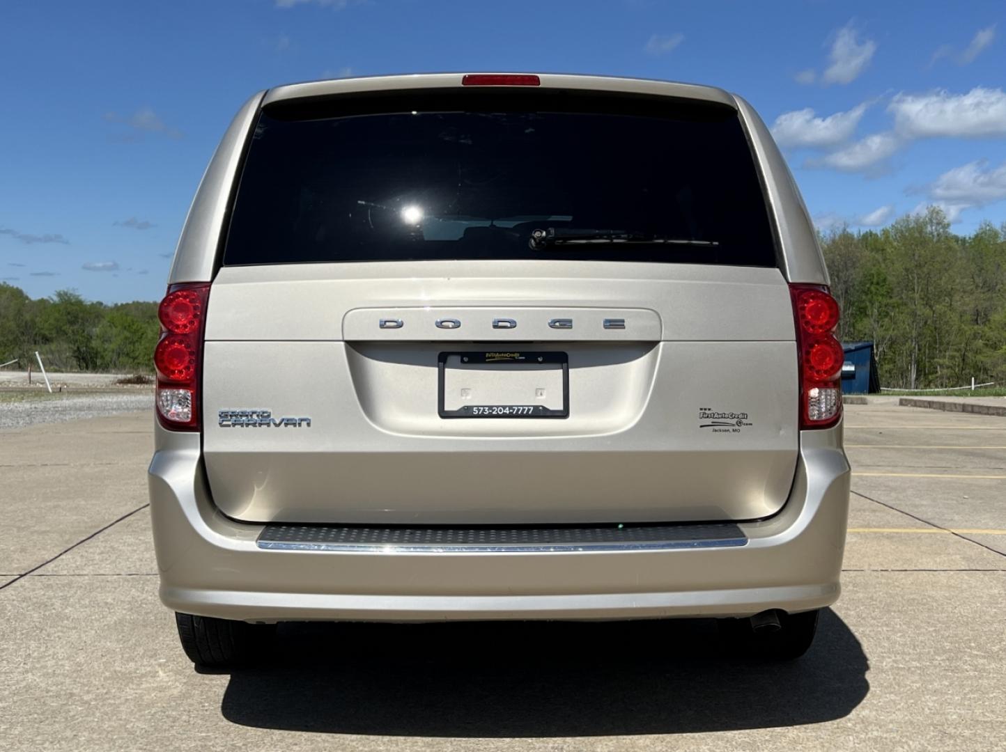 2015 GOLD /Black Cloth Dodge Grand Caravan SE (2C4RDGBG7FR) with an 3.6L V6 engine, Automatic transmission, located at 2990 Old Orchard Rd., Jackson, MO, 63755, 37.354214, -89.612106 - 2015 Dodge Grand Caravan SE Local 1-Owner Only 50xxx miles Front Wheel Drive 3.6L V6 Automatic 3rd Row Stow 'N Go Cruise Power Windows/Locks/Mirrors We have financing available and we accept trades! Fill out a credit application on our website or come by today! If you have any questions, - Photo#7