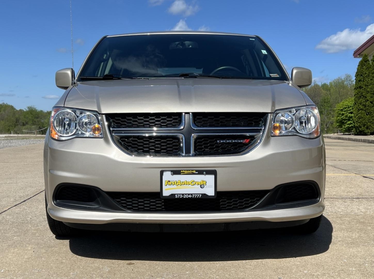 2015 GOLD /Black Cloth Dodge Grand Caravan SE (2C4RDGBG7FR) with an 3.6L V6 engine, Automatic transmission, located at 2990 Old Orchard Rd., Jackson, MO, 63755, 37.354214, -89.612106 - 2015 Dodge Grand Caravan SE Local 1-Owner Only 50xxx miles Front Wheel Drive 3.6L V6 Automatic 3rd Row Stow 'N Go Cruise Power Windows/Locks/Mirrors We have financing available and we accept trades! Fill out a credit application on our website or come by today! If you have any questions, - Photo#8
