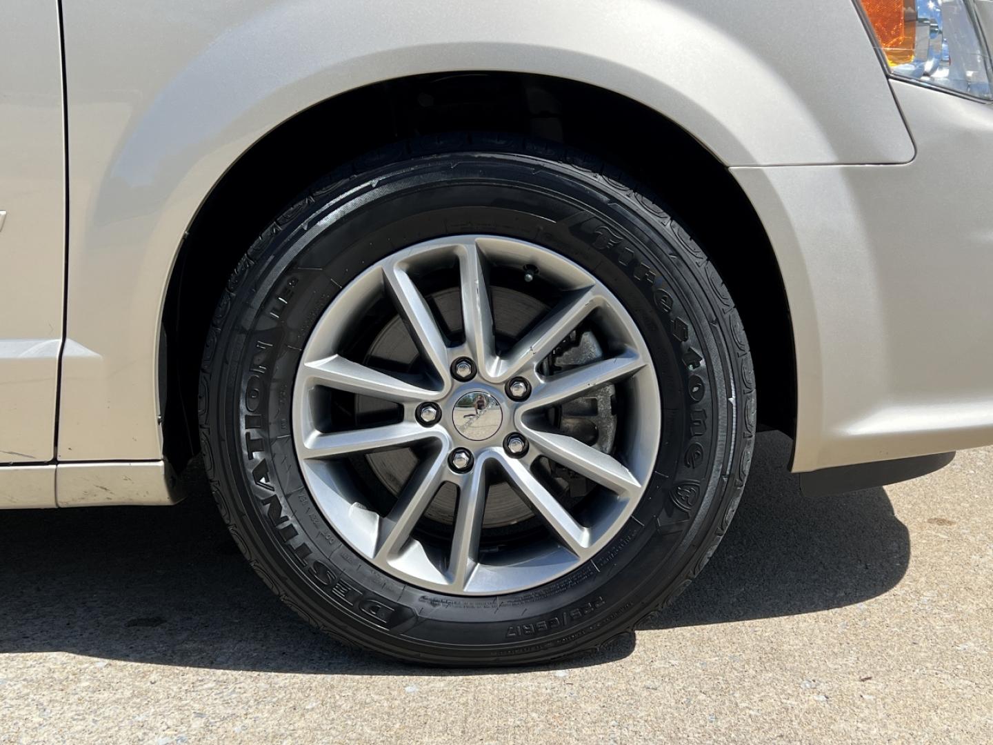 2015 GOLD /Black Cloth Dodge Grand Caravan SE (2C4RDGBG7FR) with an 3.6L V6 engine, Automatic transmission, located at 2990 Old Orchard Rd., Jackson, MO, 63755, 37.354214, -89.612106 - 2015 Dodge Grand Caravan SE Local 1-Owner Only 50xxx miles Front Wheel Drive 3.6L V6 Automatic 3rd Row Stow 'N Go Cruise Power Windows/Locks/Mirrors We have financing available and we accept trades! Fill out a credit application on our website or come by today! If you have any questions, - Photo#32