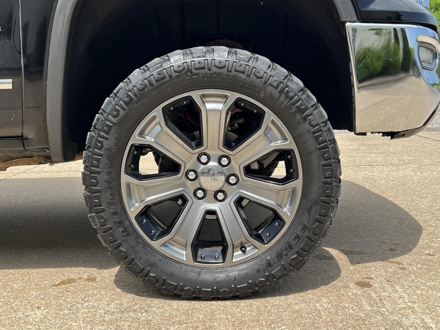 2016 BLACK /Black Leather GMC Sierra 1500 SLT Crew Cab 4WD (3GTU2NEC7GG) with an 5.3L V8 engine, Automatic transmission, located at 2990 Old Orchard Rd., Jackson, MO, 63755, 37.354214, -89.612106 - 2016 GMC Sierra 1500 SLT 131xxx miles 4x4 5.3L V8 Automatic Leather 22" Wheels Navigation Backup Camera Power/Heated/Cooled Seats Bluetooth Cruise Remote Start Power Windows/Locks/Mirrors We have financing available and we accept trades! Fill out a credit application on our website or - Photo#37