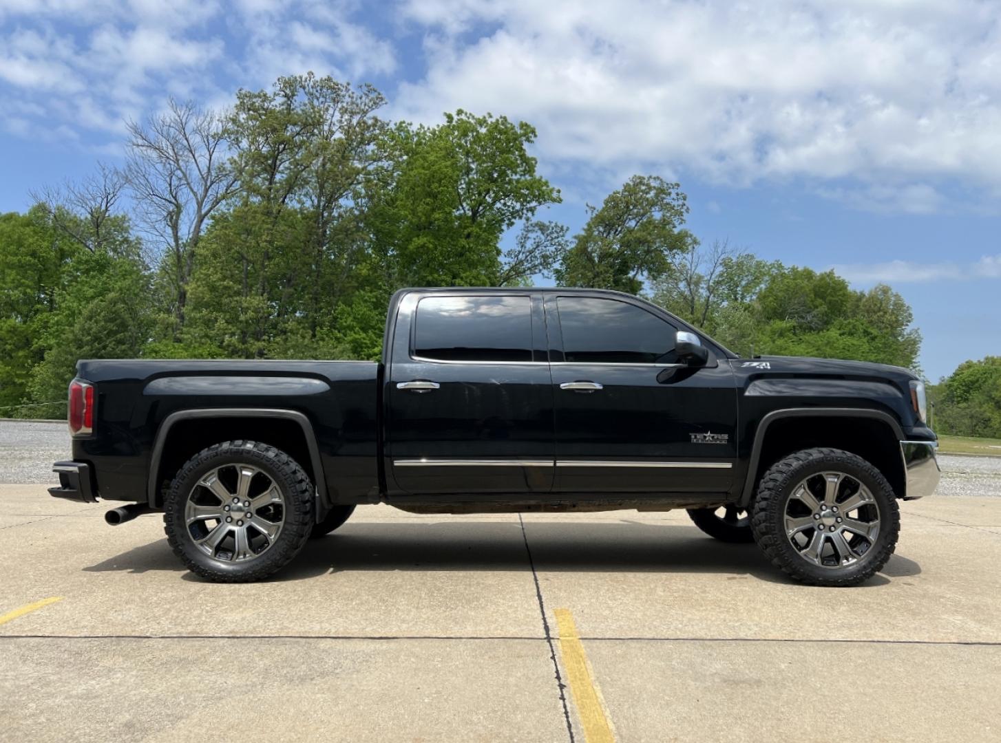2016 BLACK /Black Leather GMC Sierra 1500 SLT Crew Cab 4WD (3GTU2NEC7GG) with an 5.3L V8 engine, Automatic transmission, located at 2990 Old Orchard Rd., Jackson, MO, 63755, 37.354214, -89.612106 - 2016 GMC Sierra 1500 SLT 131xxx miles 4x4 5.3L V8 Automatic Leather 22" Wheels Navigation Backup Camera Power/Heated/Cooled Seats Bluetooth Cruise Remote Start Power Windows/Locks/Mirrors We have financing available and we accept trades! Fill out a credit application on our website or - Photo#9