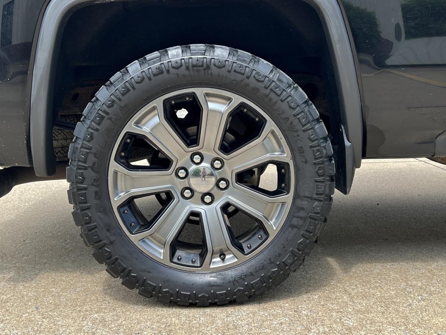 2016 BLACK /Black Leather GMC Sierra 1500 SLT Crew Cab 4WD (3GTU2NEC7GG) with an 5.3L V8 engine, Automatic transmission, located at 2990 Old Orchard Rd., Jackson, MO, 63755, 37.354214, -89.612106 - 2016 GMC Sierra 1500 SLT 131xxx miles 4x4 5.3L V8 Automatic Leather 22" Wheels Navigation Backup Camera Power/Heated/Cooled Seats Bluetooth Cruise Remote Start Power Windows/Locks/Mirrors We have financing available and we accept trades! Fill out a credit application on our website or - Photo#36