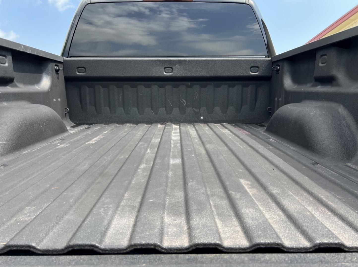 2016 BLACK /Black Leather GMC Sierra 1500 SLT Crew Cab 4WD (3GTU2NEC7GG) with an 5.3L V8 engine, Automatic transmission, located at 2990 Old Orchard Rd., Jackson, MO, 63755, 37.354214, -89.612106 - 2016 GMC Sierra 1500 SLT 131xxx miles 4x4 5.3L V8 Automatic Leather 22" Wheels Navigation Backup Camera Power/Heated/Cooled Seats Bluetooth Cruise Remote Start Power Windows/Locks/Mirrors We have financing available and we accept trades! Fill out a credit application on our website or - Photo#20