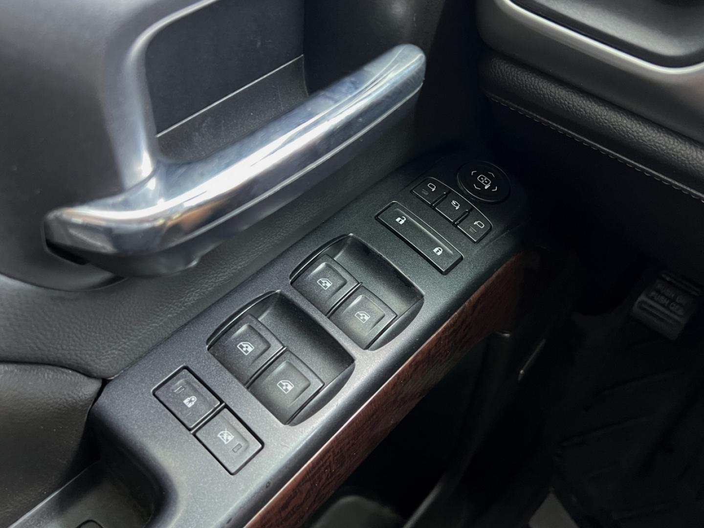 2016 BLACK /Black Leather GMC Sierra 1500 SLT Crew Cab 4WD (3GTU2NEC7GG) with an 5.3L V8 engine, Automatic transmission, located at 2990 Old Orchard Rd., Jackson, MO, 63755, 37.354214, -89.612106 - 2016 GMC Sierra 1500 SLT 131xxx miles 4x4 5.3L V8 Automatic Leather 22" Wheels Navigation Backup Camera Power/Heated/Cooled Seats Bluetooth Cruise Remote Start Power Windows/Locks/Mirrors We have financing available and we accept trades! Fill out a credit application on our website or - Photo#27