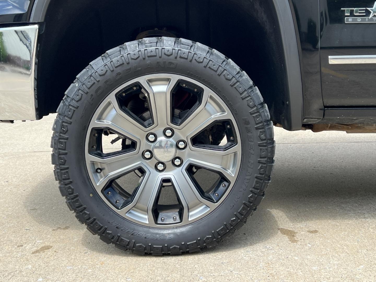 2016 BLACK /Black Leather GMC Sierra 1500 SLT Crew Cab 4WD (3GTU2NEC7GG) with an 5.3L V8 engine, Automatic transmission, located at 2990 Old Orchard Rd., Jackson, MO, 63755, 37.354214, -89.612106 - 2016 GMC Sierra 1500 SLT 131xxx miles 4x4 5.3L V8 Automatic Leather 22" Wheels Navigation Backup Camera Power/Heated/Cooled Seats Bluetooth Cruise Remote Start Power Windows/Locks/Mirrors We have financing available and we accept trades! Fill out a credit application on our website or - Photo#33