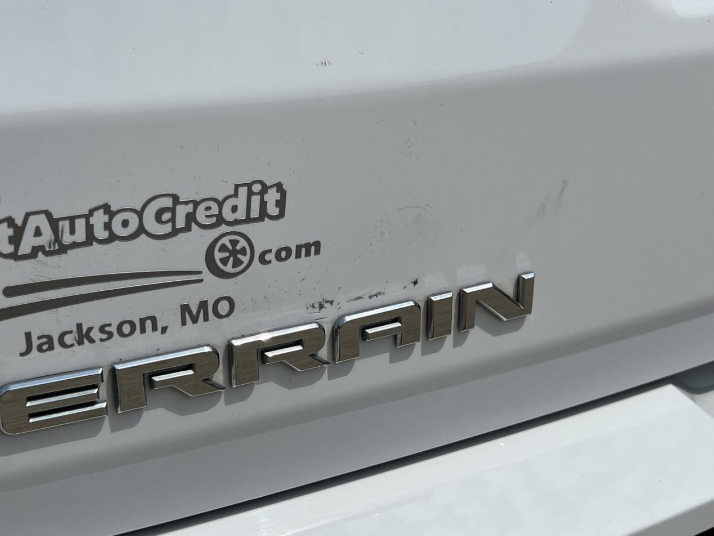 2021 WHITE /Gray Cloth GMC Terrain SLE AWD (3GKALTEV3ML) with an 1.5L 4 Cyl. TURBO engine, Automatic transmission, located at 2990 Old Orchard Rd., Jackson, MO, 63755, 37.354214, -89.612106 - 2021 GMC Terrain SLE 70xxx miles All Wheel Drive 1.5L 4 Cyl. Automatic Backup Camera Power Driver Seat Heated Seats Bluetooth Remote Start Cruise Power Windows/Locks/Mirrors We have financing available and we accept trades! Fill out a credit application on our website or come by today! - Photo#41