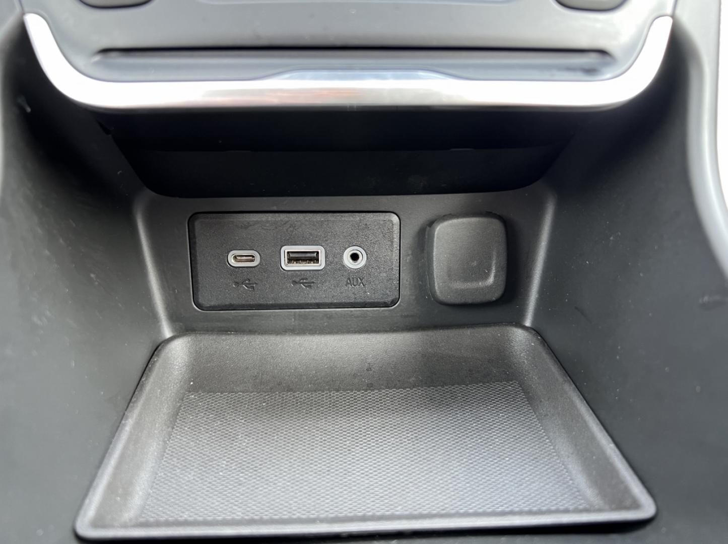 2021 WHITE /Gray Cloth GMC Terrain SLE AWD (3GKALTEV3ML) with an 1.5L 4 Cyl. TURBO engine, Automatic transmission, located at 2990 Old Orchard Rd., Jackson, MO, 63755, 37.354214, -89.612106 - 2021 GMC Terrain SLE 70xxx miles All Wheel Drive 1.5L 4 Cyl. Automatic Backup Camera Power Driver Seat Heated Seats Bluetooth Remote Start Cruise Power Windows/Locks/Mirrors We have financing available and we accept trades! Fill out a credit application on our website or come by today! - Photo#27