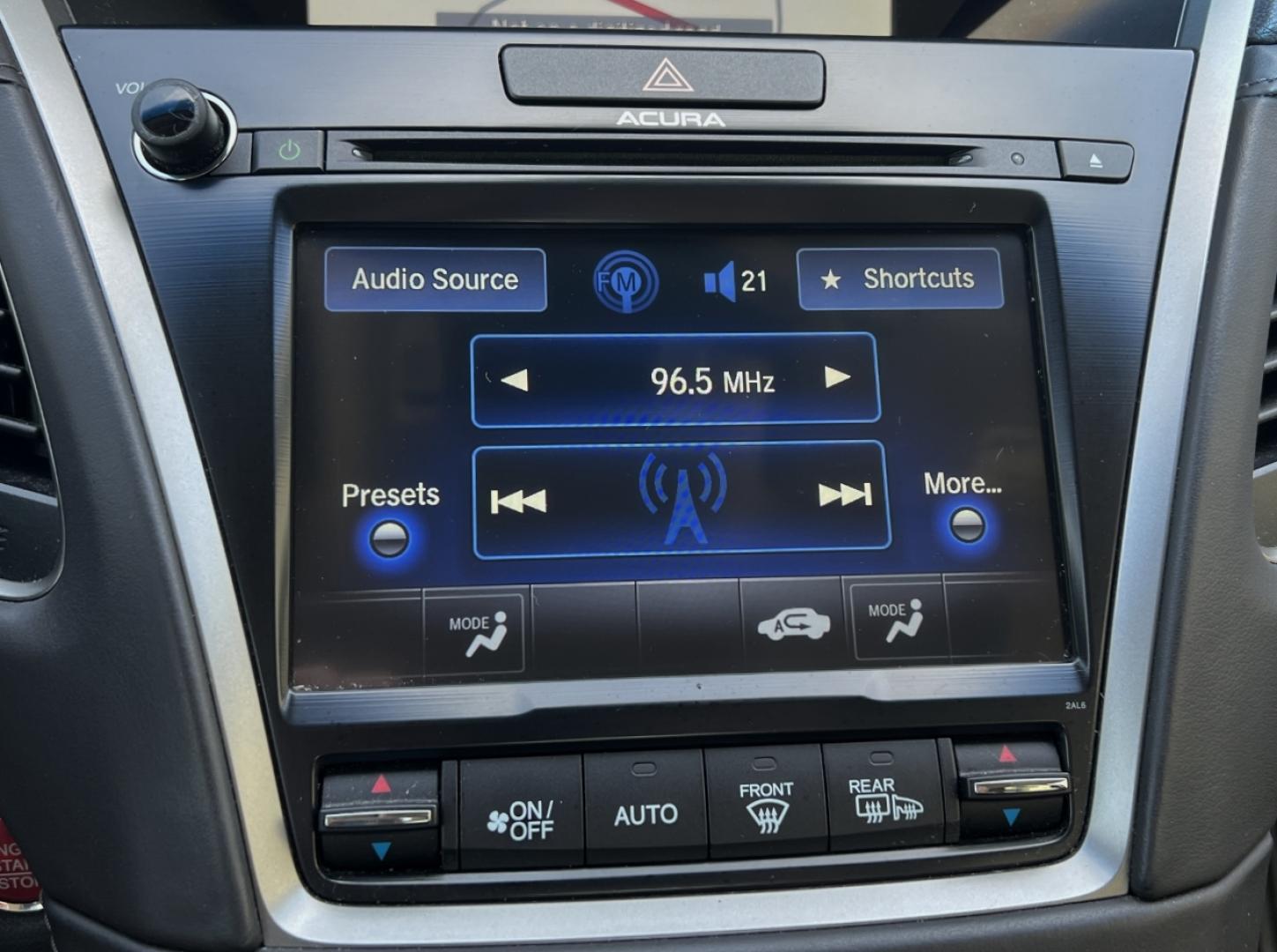 2014 WHITE /Black Leather Acura RLX (JH4KC1F32EC) with an 3.5L V6 engine, Automatic transmission, located at 2990 Old Orchard Rd., Jackson, MO, 63755, 37.354214, -89.612106 - *** SALVAGE TITLE *** 2014 Acura RLX 260xxx miles Front Wheel Drive 3.5L V6 Automatic Leather Navigation Power/Heated Seats Backup Camera Sunroof Bluetooth Cruise Power Windows/Locks/Mirrors We have financing available and we accept trades! Fill out a credit application on our websit - Photo#27