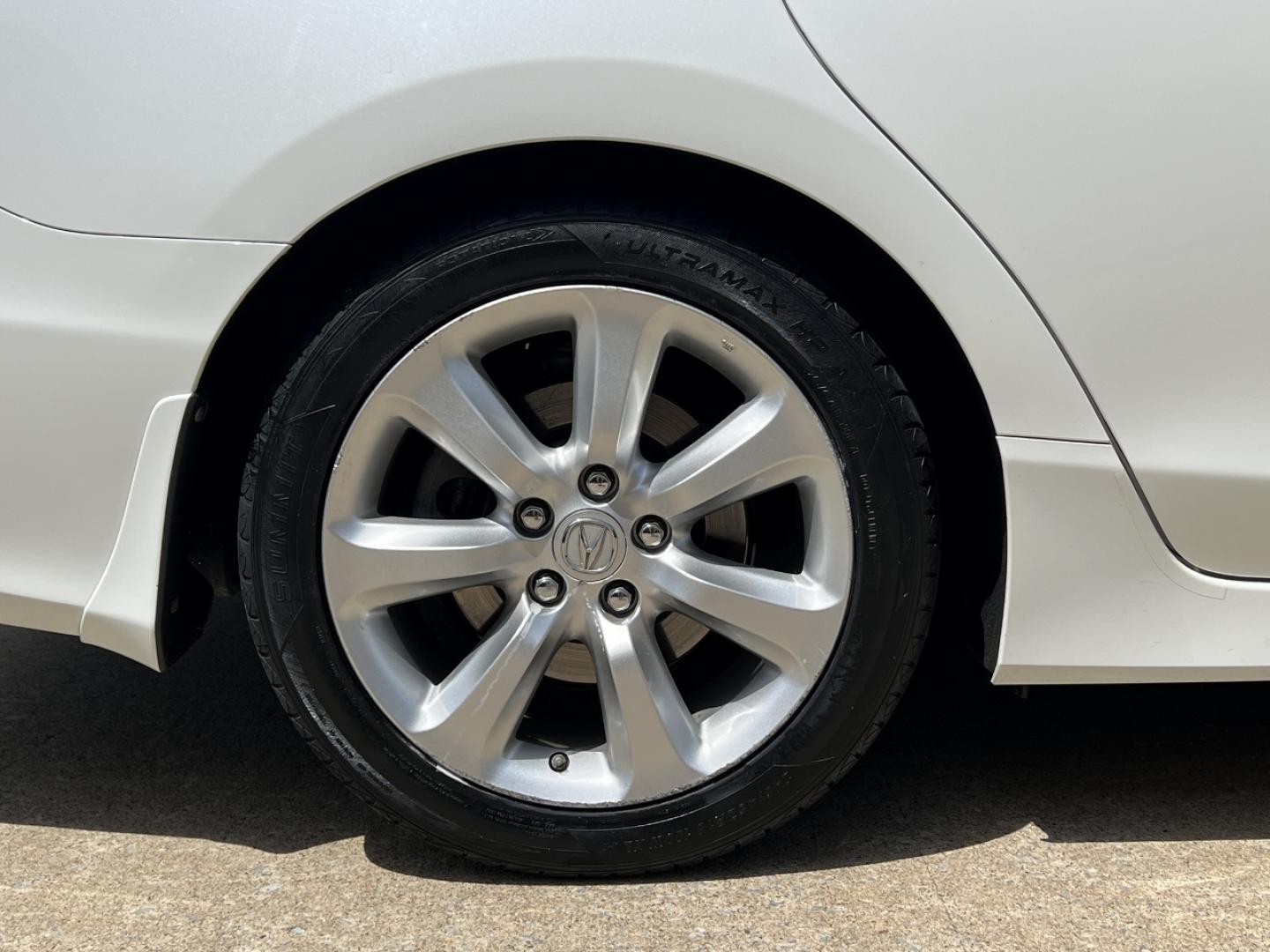 2014 WHITE /Black Leather Acura RLX (JH4KC1F32EC) with an 3.5L V6 engine, Automatic transmission, located at 2990 Old Orchard Rd., Jackson, MO, 63755, 37.354214, -89.612106 - *** SALVAGE TITLE *** 2014 Acura RLX 260xxx miles Front Wheel Drive 3.5L V6 Automatic Leather Navigation Power/Heated Seats Backup Camera Sunroof Bluetooth Cruise Power Windows/Locks/Mirrors We have financing available and we accept trades! Fill out a credit application on our websit - Photo#40