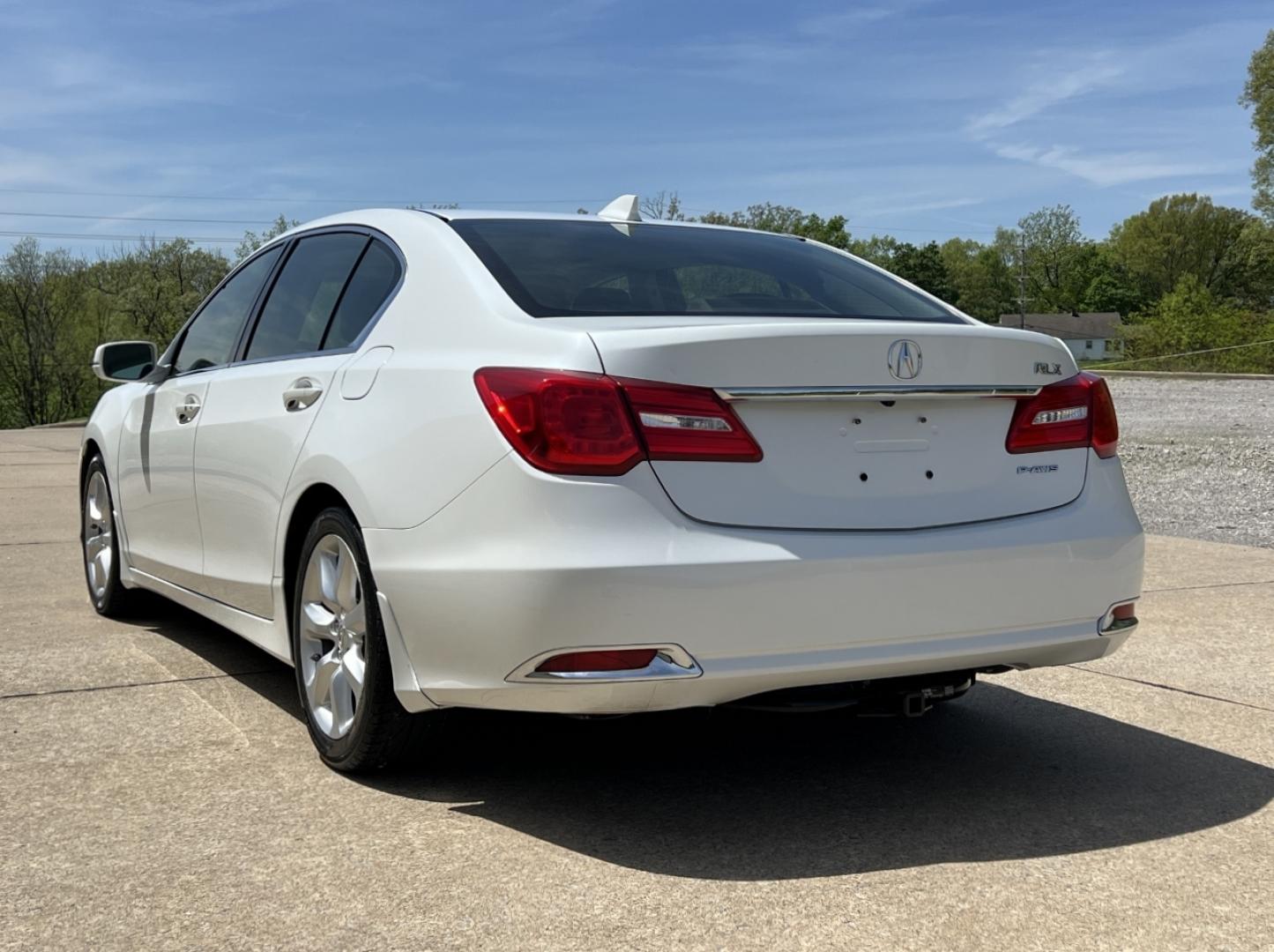 2014 WHITE /Black Leather Acura RLX (JH4KC1F32EC) with an 3.5L V6 engine, Automatic transmission, located at 2990 Old Orchard Rd., Jackson, MO, 63755, 37.354214, -89.612106 - *** SALVAGE TITLE *** 2014 Acura RLX 260xxx miles Front Wheel Drive 3.5L V6 Automatic Leather Navigation Power/Heated Seats Backup Camera Sunroof Bluetooth Cruise Power Windows/Locks/Mirrors We have financing available and we accept trades! Fill out a credit application on our websit - Photo#11