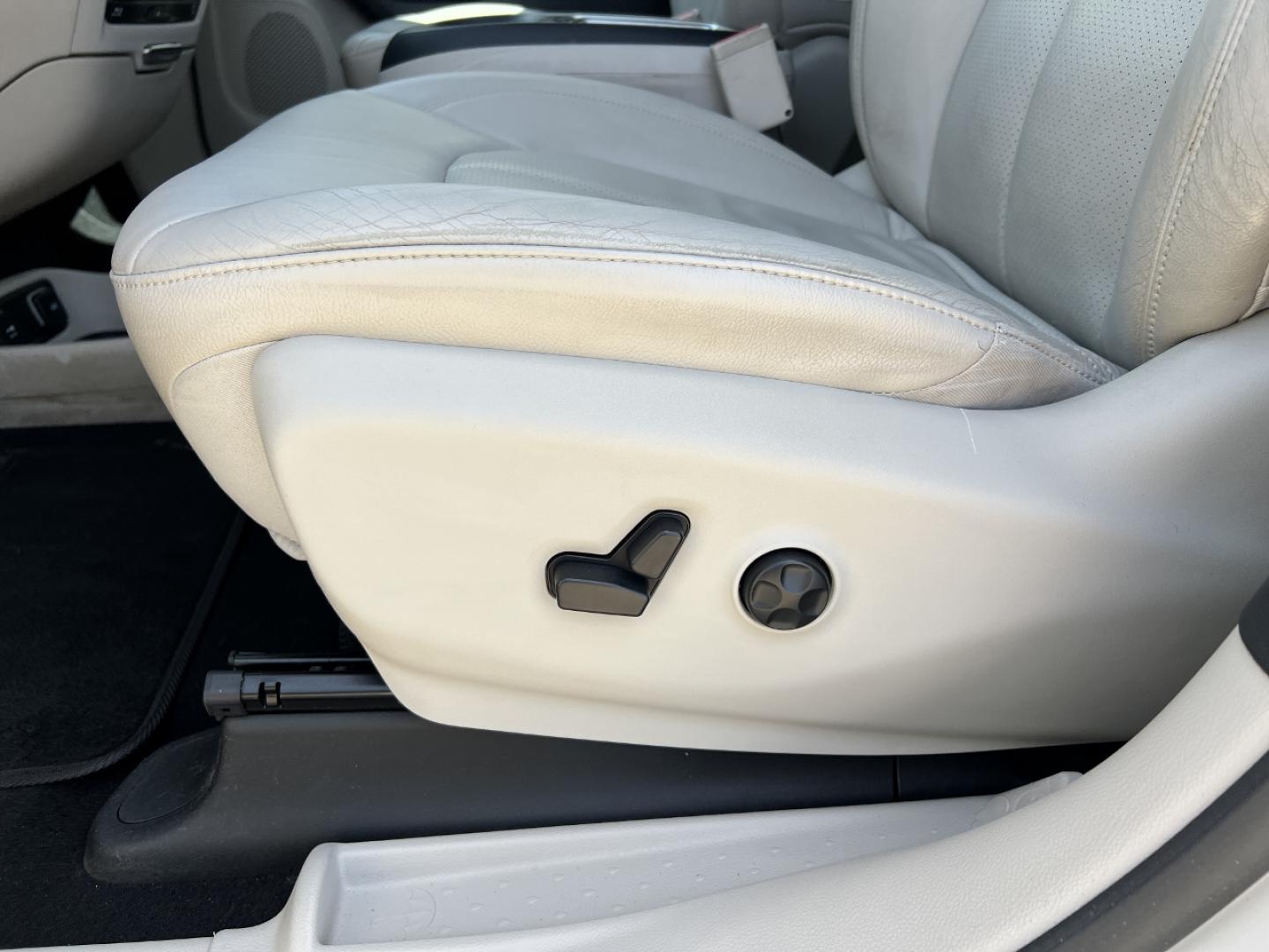 2017 TAN /Tan Leather Chrysler Pacifica Touring-L Plus (2C4RC1EG3HR) with an 3.6L V6 engine, Automatic transmission, located at 2990 Old Orchard Rd., Jackson, MO, 63755, 37.354214, -89.612106 - 2017 Chrysler Pacifica Touring-L Plus 111xxx miles Front Wheel Drive 3.6L V6 Automatic Leather 3rd Row Stow 'N Go Navigation Rear Entertainment Backup Camera Power/Heated Seats Heated Rear Seats Heated Steering Wheel Bluetooth Remote Start Cruise Power Windows/Locks/Mirrors We have - Photo#6