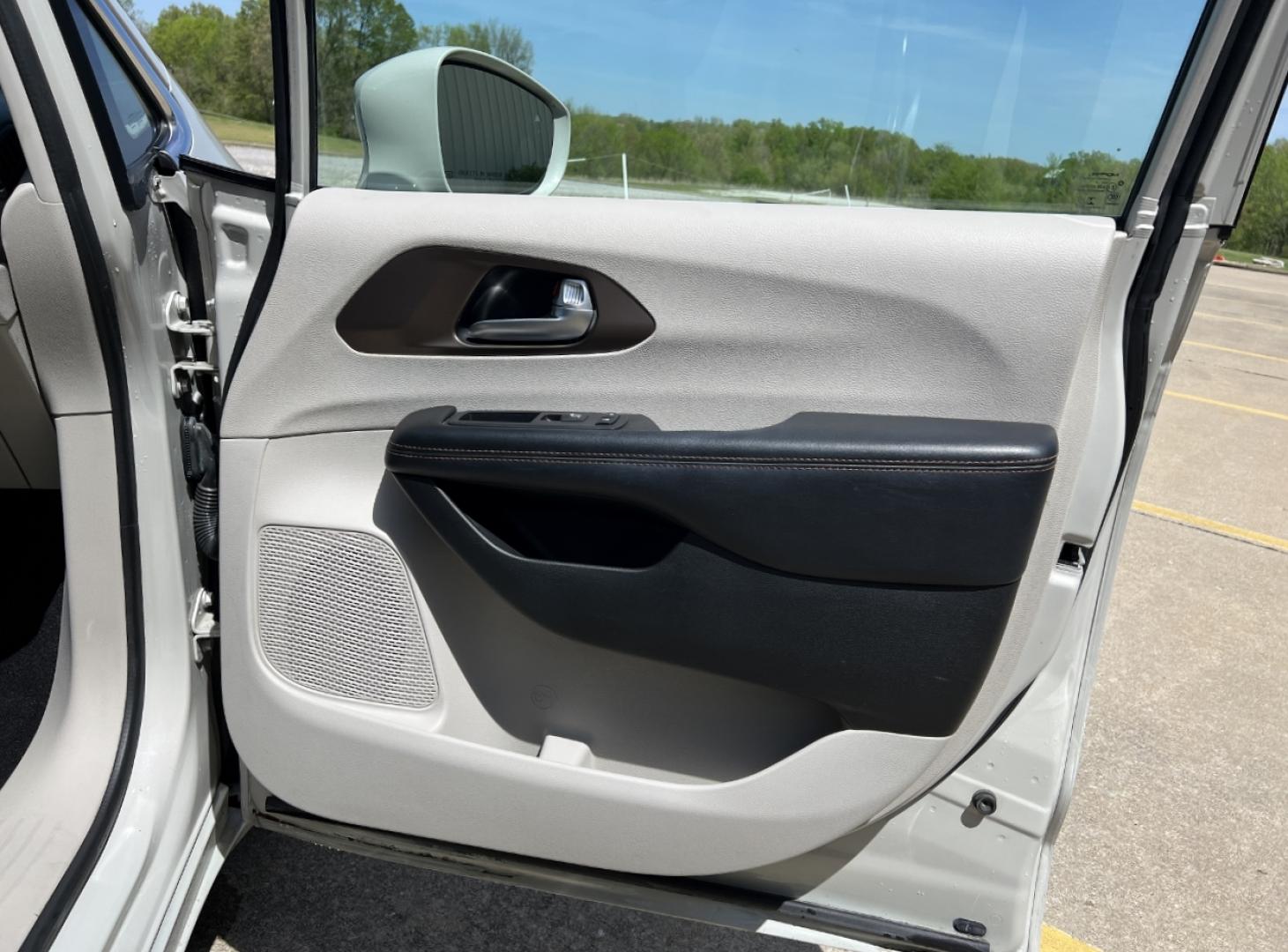 2017 TAN /Tan Leather Chrysler Pacifica Touring-L Plus (2C4RC1EG3HR) with an 3.6L V6 engine, Automatic transmission, located at 2990 Old Orchard Rd., Jackson, MO, 63755, 37.354214, -89.612106 - 2017 Chrysler Pacifica Touring-L Plus 111xxx miles Front Wheel Drive 3.6L V6 Automatic Leather 3rd Row Stow 'N Go Navigation Rear Entertainment Backup Camera Power/Heated Seats Heated Rear Seats Heated Steering Wheel Bluetooth Remote Start Cruise Power Windows/Locks/Mirrors We have - Photo#18