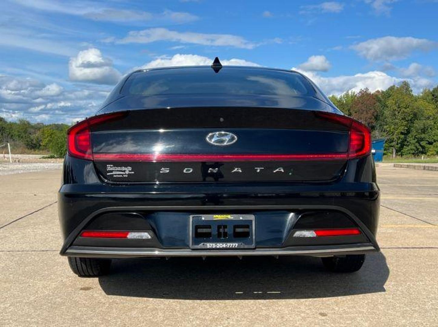 2020 BLACK /Gray Cloth HYUNDAI SONATA SE (5NPEG4JA3LH) with an 2.5L 4 Cyl. engine, Automatic transmission, located at 2990 Old Orchard Rd., Jackson, MO, 63755, 37.354214, -89.612106 - 2020 Hyundai Sonata SE Only 25xxx miles Front Wheel Drive 2.5L 4 Cyl. Automatic Backup Camera Bluetooth Cruise Power Windows/Locks/Mirrors We have financing available and we accept trades! Fill out a credit application on our website or come by today! If you have any questions, give us a c - Photo#8