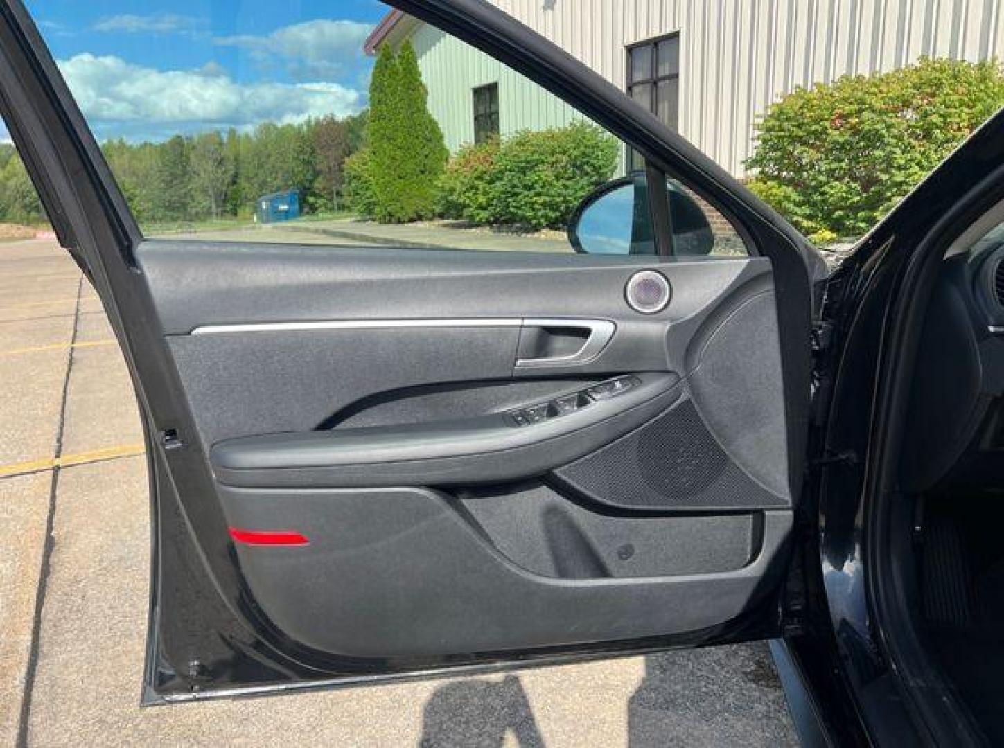 2020 BLACK /Gray Cloth HYUNDAI SONATA SE (5NPEG4JA3LH) with an 2.5L 4 Cyl. engine, Automatic transmission, located at 2990 Old Orchard Rd., Jackson, MO, 63755, 37.354214, -89.612106 - 2020 Hyundai Sonata SE Only 25xxx miles Front Wheel Drive 2.5L 4 Cyl. Automatic Backup Camera Bluetooth Cruise Power Windows/Locks/Mirrors We have financing available and we accept trades! Fill out a credit application on our website or come by today! If you have any questions, give us a c - Photo#10