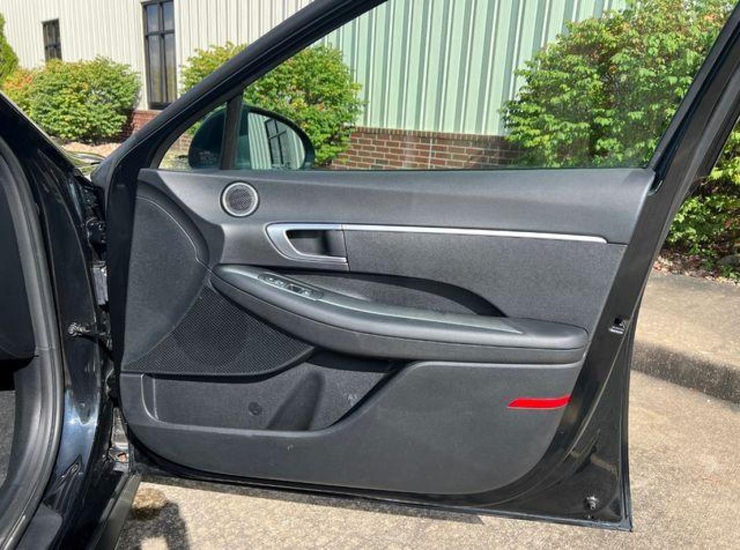 2020 BLACK /Gray Cloth HYUNDAI SONATA SE (5NPEG4JA3LH) with an 2.5L 4 Cyl. engine, Automatic transmission, located at 2990 Old Orchard Rd., Jackson, MO, 63755, 37.354214, -89.612106 - 2020 Hyundai Sonata SE Only 25xxx miles Front Wheel Drive 2.5L 4 Cyl. Automatic Backup Camera Bluetooth Cruise Power Windows/Locks/Mirrors We have financing available and we accept trades! Fill out a credit application on our website or come by today! If you have any questions, give us a c - Photo#12