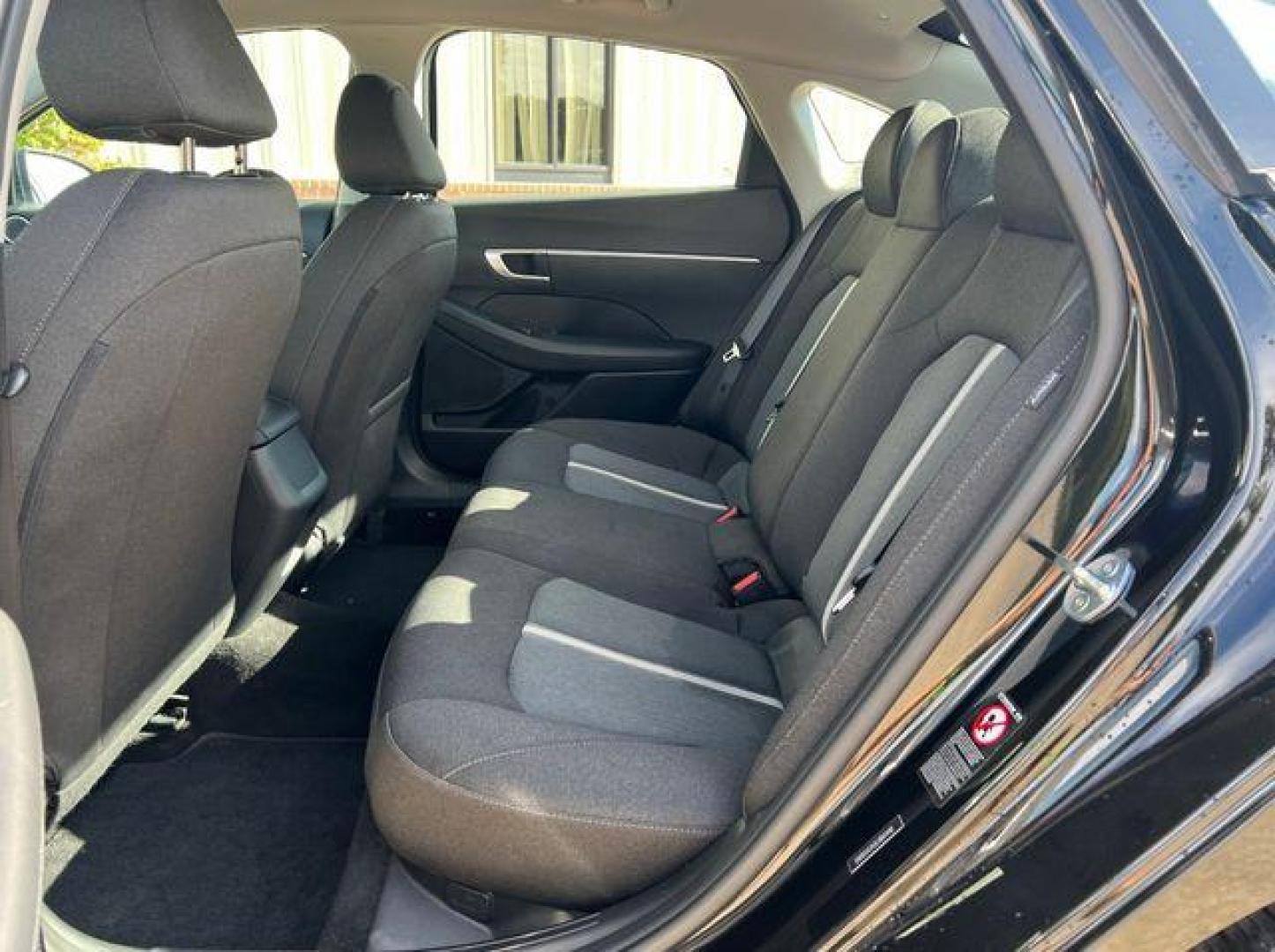 2020 BLACK /Gray Cloth HYUNDAI SONATA SE (5NPEG4JA3LH) with an 2.5L 4 Cyl. engine, Automatic transmission, located at 2990 Old Orchard Rd., Jackson, MO, 63755, 37.354214, -89.612106 - 2020 Hyundai Sonata SE Only 25xxx miles Front Wheel Drive 2.5L 4 Cyl. Automatic Backup Camera Bluetooth Cruise Power Windows/Locks/Mirrors We have financing available and we accept trades! Fill out a credit application on our website or come by today! If you have any questions, give us a c - Photo#14
