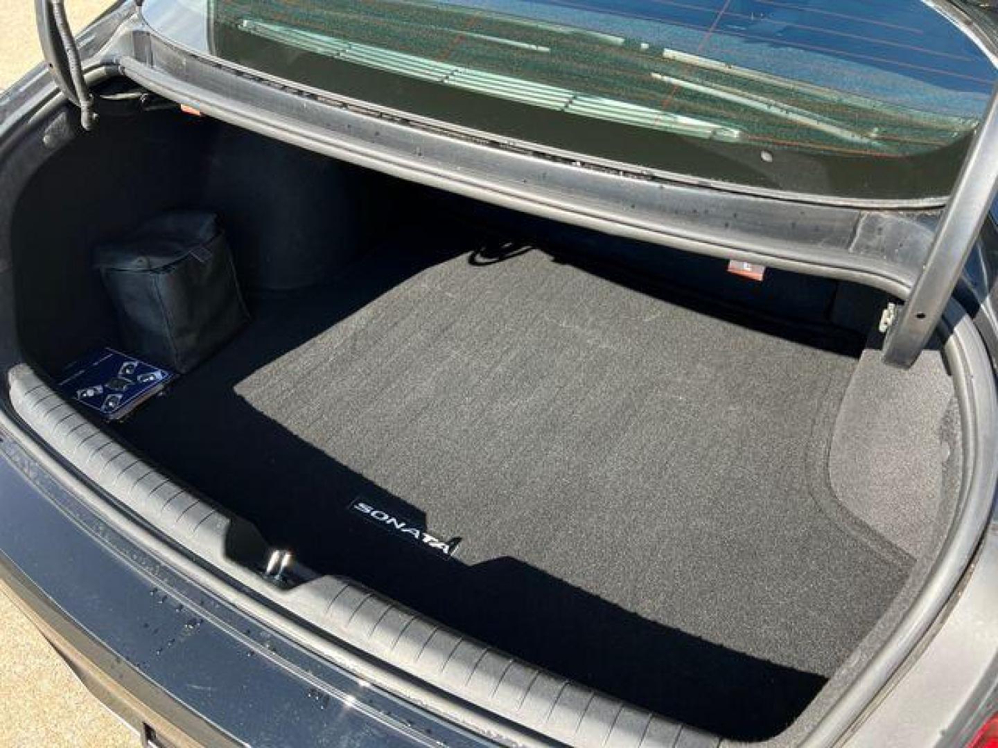 2020 BLACK /Gray Cloth HYUNDAI SONATA SE (5NPEG4JA3LH) with an 2.5L 4 Cyl. engine, Automatic transmission, located at 2990 Old Orchard Rd., Jackson, MO, 63755, 37.354214, -89.612106 - 2020 Hyundai Sonata SE Only 25xxx miles Front Wheel Drive 2.5L 4 Cyl. Automatic Backup Camera Bluetooth Cruise Power Windows/Locks/Mirrors We have financing available and we accept trades! Fill out a credit application on our website or come by today! If you have any questions, give us a c - Photo#17