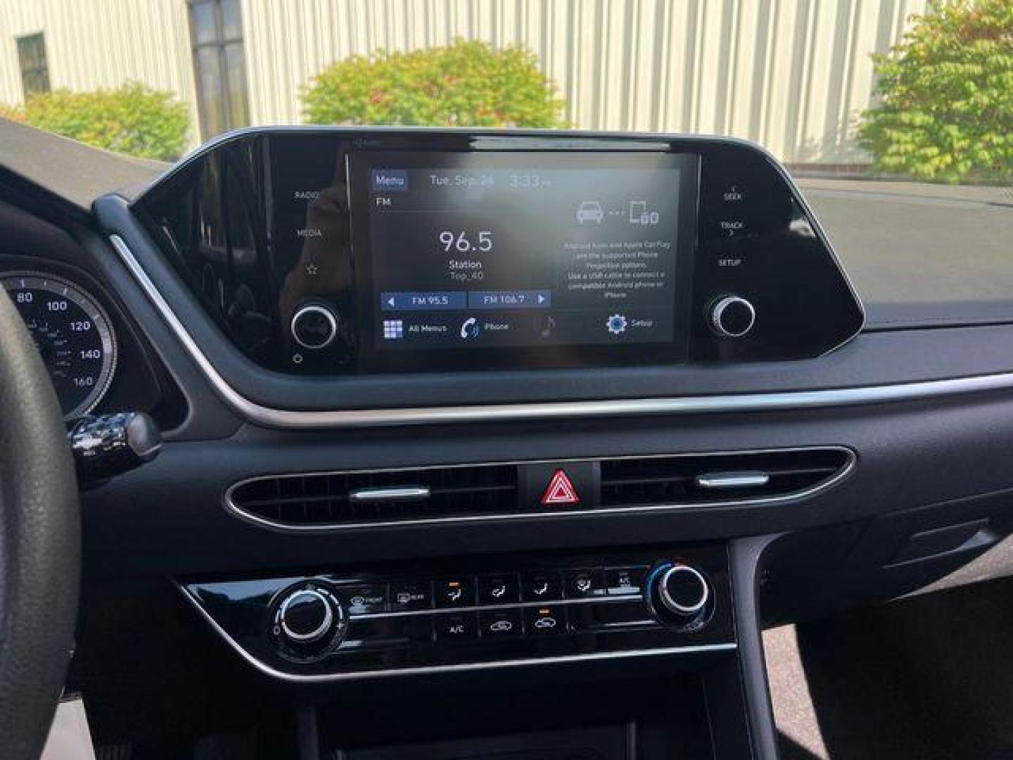 2020 BLACK /Gray Cloth HYUNDAI SONATA SE (5NPEG4JA3LH) with an 2.5L 4 Cyl. engine, Automatic transmission, located at 2990 Old Orchard Rd., Jackson, MO, 63755, 37.354214, -89.612106 - 2020 Hyundai Sonata SE Only 25xxx miles Front Wheel Drive 2.5L 4 Cyl. Automatic Backup Camera Bluetooth Cruise Power Windows/Locks/Mirrors We have financing available and we accept trades! Fill out a credit application on our website or come by today! If you have any questions, give us a c - Photo#21
