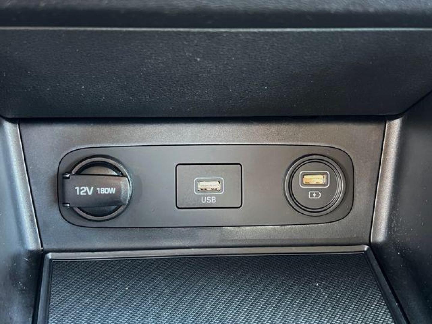 2020 BLACK /Gray Cloth HYUNDAI SONATA SE (5NPEG4JA3LH) with an 2.5L 4 Cyl. engine, Automatic transmission, located at 2990 Old Orchard Rd., Jackson, MO, 63755, 37.354214, -89.612106 - 2020 Hyundai Sonata SE Only 25xxx miles Front Wheel Drive 2.5L 4 Cyl. Automatic Backup Camera Bluetooth Cruise Power Windows/Locks/Mirrors We have financing available and we accept trades! Fill out a credit application on our website or come by today! If you have any questions, give us a c - Photo#24