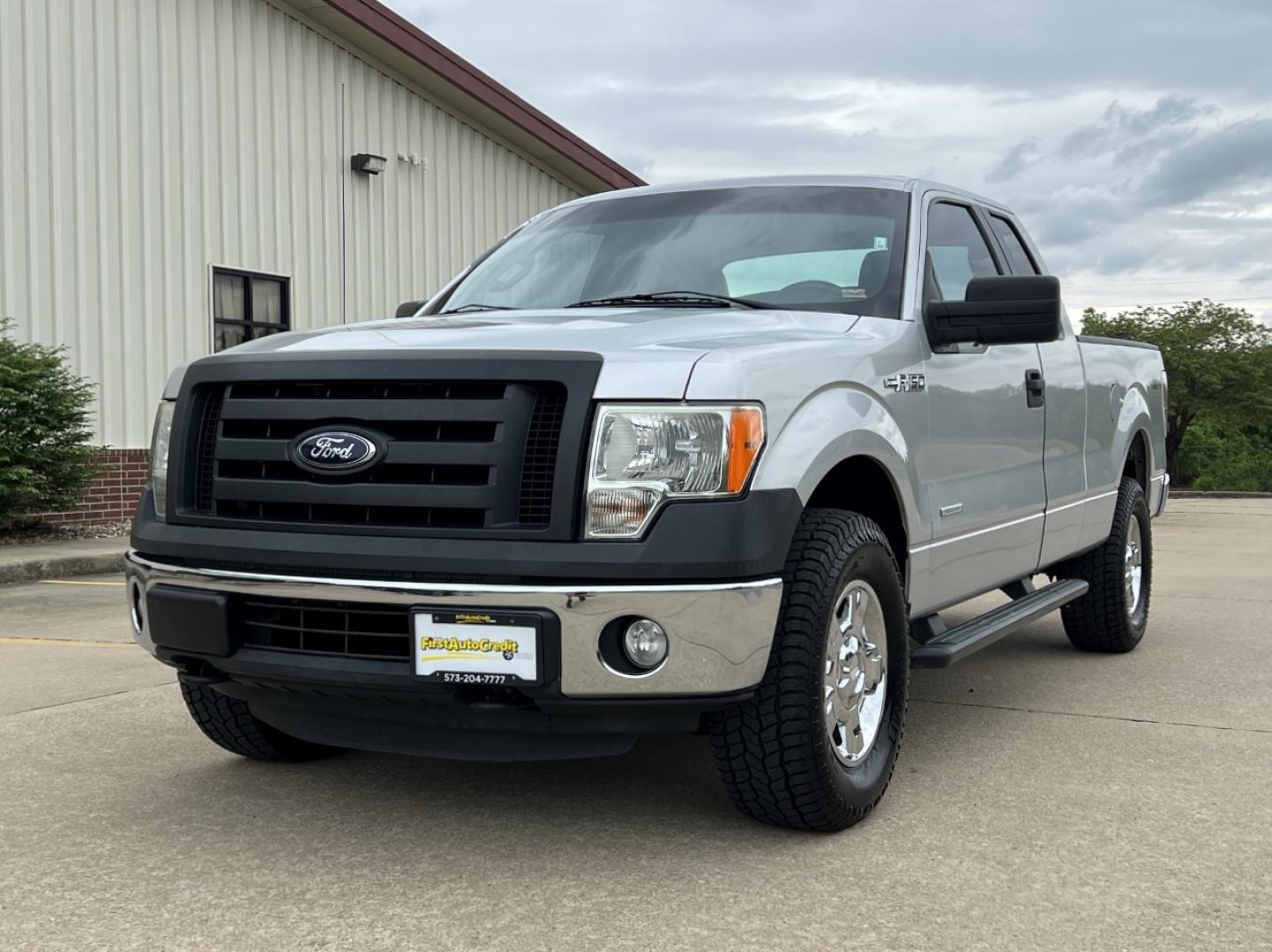 2012 SILVER /Gray Vinyl Ford F-150 XL SuperCab 4WD (1FTFX1ET4CF) with an 3.5L V6 TURBO engine, Automatic transmission, located at 506 S. Kingshighway, Cape Girardeau, MO, 63703, (573) 235-5000, 37.294994, -89.556206 - 2012 Ford F-150 XL 163xxx miles 4x4 3.5L V6 Automatic New Tires Backup Camera Bluetooth Cruise Power Windows/Locks/Mirrors We have financing available and we accept trades! Fill out a credit application on our website or come by today! If you have any questions, give us a call at (573) 23 - Photo#4