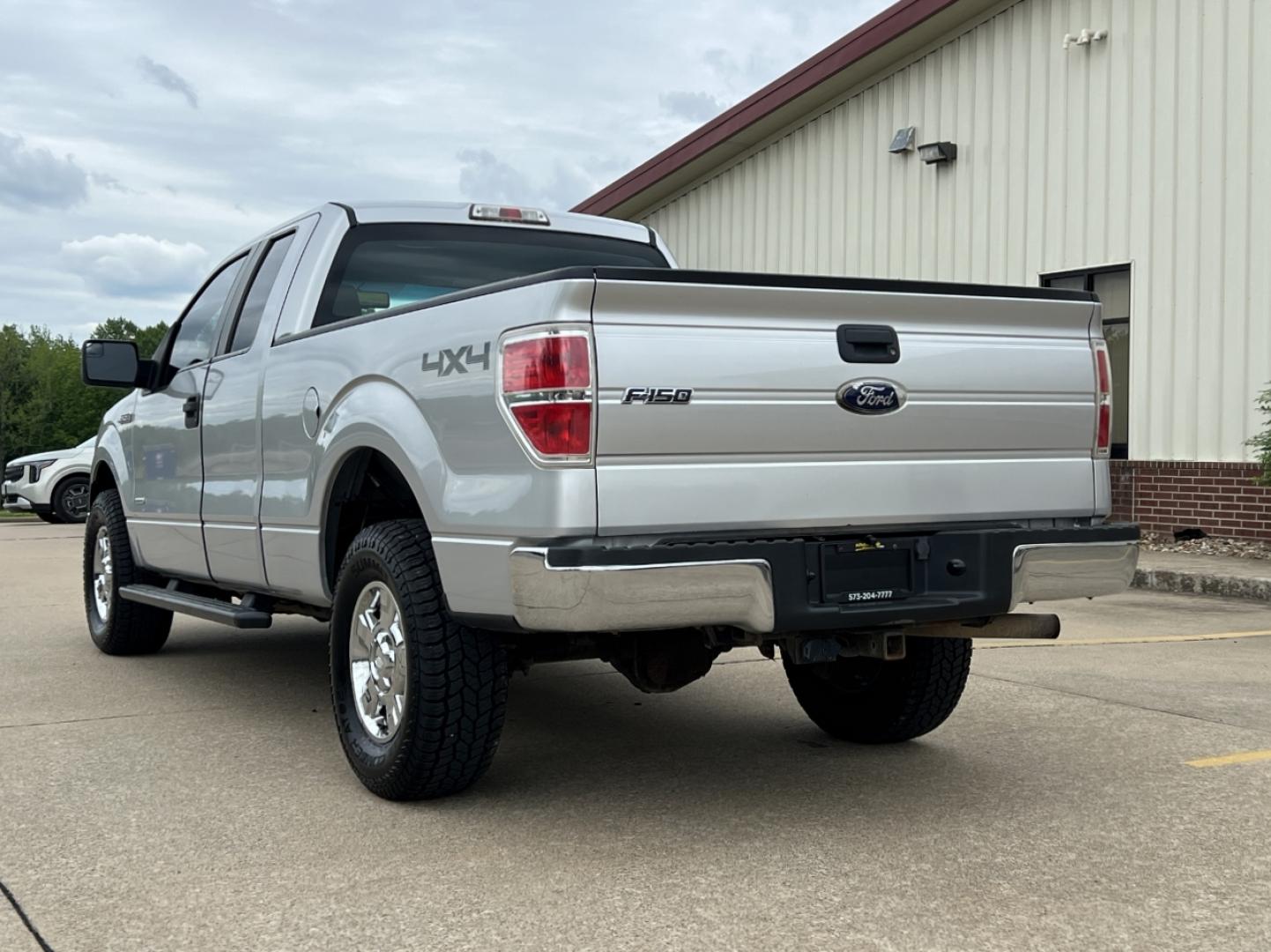 2012 SILVER /Gray Vinyl Ford F-150 XL SuperCab 4WD (1FTFX1ET4CF) with an 3.5L V6 TURBO engine, Automatic transmission, located at 506 S. Kingshighway, Cape Girardeau, MO, 63703, (573) 235-5000, 37.294994, -89.556206 - 2012 Ford F-150 XL 163xxx miles 4x4 3.5L V6 Automatic New Tires Backup Camera Bluetooth Cruise Power Windows/Locks/Mirrors We have financing available and we accept trades! Fill out a credit application on our website or come by today! If you have any questions, give us a call at (573) 23 - Photo#8
