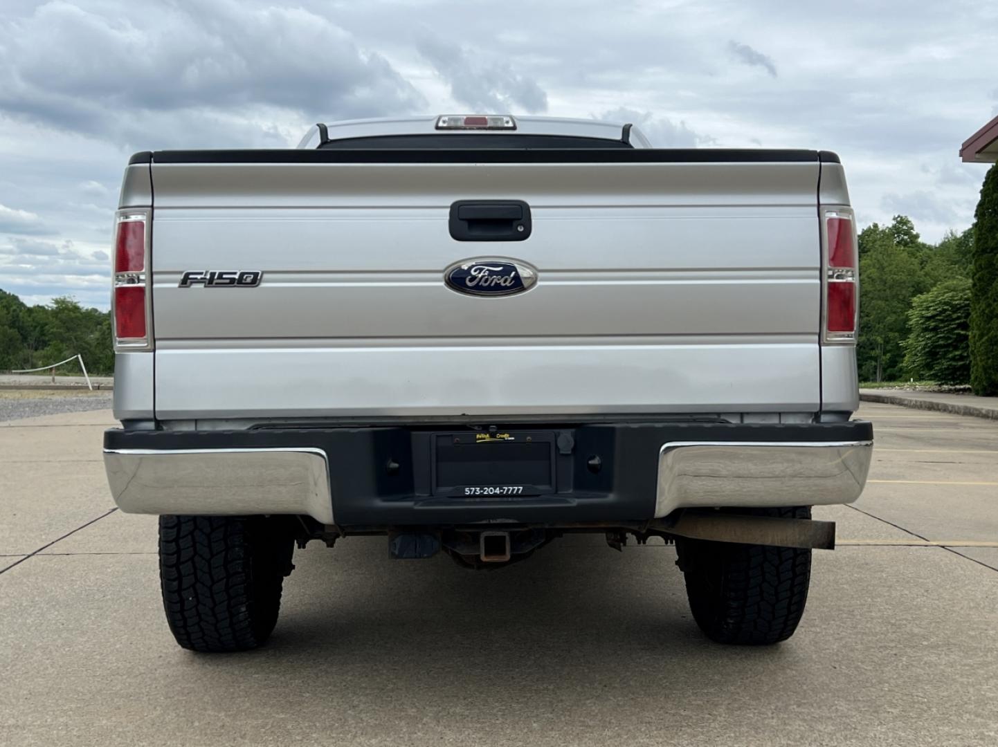 2012 SILVER /Gray Vinyl Ford F-150 XL SuperCab 4WD (1FTFX1ET4CF) with an 3.5L V6 TURBO engine, Automatic transmission, located at 506 S. Kingshighway, Cape Girardeau, MO, 63703, (573) 235-5000, 37.294994, -89.556206 - 2012 Ford F-150 XL 163xxx miles 4x4 3.5L V6 Automatic New Tires Backup Camera Bluetooth Cruise Power Windows/Locks/Mirrors We have financing available and we accept trades! Fill out a credit application on our website or come by today! If you have any questions, give us a call at (573) 23 - Photo#9