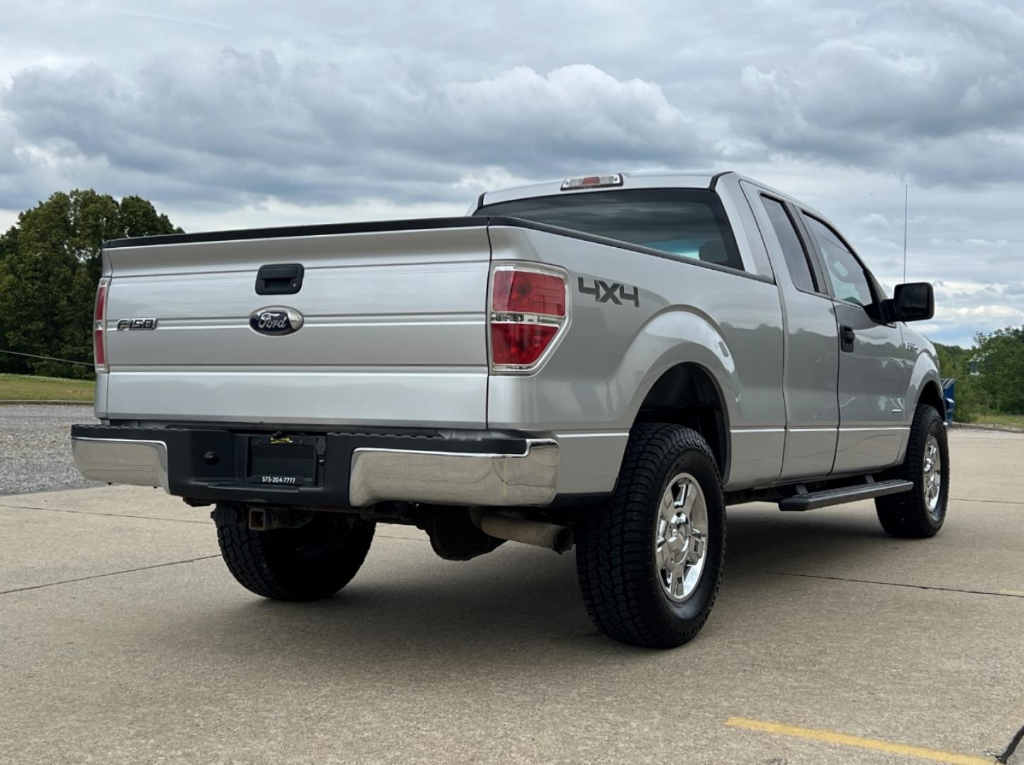 2012 SILVER /Gray Vinyl Ford F-150 XL SuperCab 4WD (1FTFX1ET4CF) with an 3.5L V6 TURBO engine, Automatic transmission, located at 506 S. Kingshighway, Cape Girardeau, MO, 63703, (573) 235-5000, 37.294994, -89.556206 - 2012 Ford F-150 XL 163xxx miles 4x4 3.5L V6 Automatic New Tires Backup Camera Bluetooth Cruise Power Windows/Locks/Mirrors We have financing available and we accept trades! Fill out a credit application on our website or come by today! If you have any questions, give us a call at (573) 23 - Photo#7
