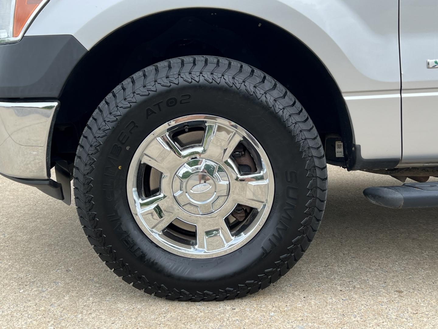 2012 SILVER /Gray Vinyl Ford F-150 XL SuperCab 4WD (1FTFX1ET4CF) with an 3.5L V6 TURBO engine, Automatic transmission, located at 506 S. Kingshighway, Cape Girardeau, MO, 63703, (573) 235-5000, 37.294994, -89.556206 - 2012 Ford F-150 XL 163xxx miles 4x4 3.5L V6 Automatic New Tires Backup Camera Bluetooth Cruise Power Windows/Locks/Mirrors We have financing available and we accept trades! Fill out a credit application on our website or come by today! If you have any questions, give us a call at (573) 23 - Photo#33