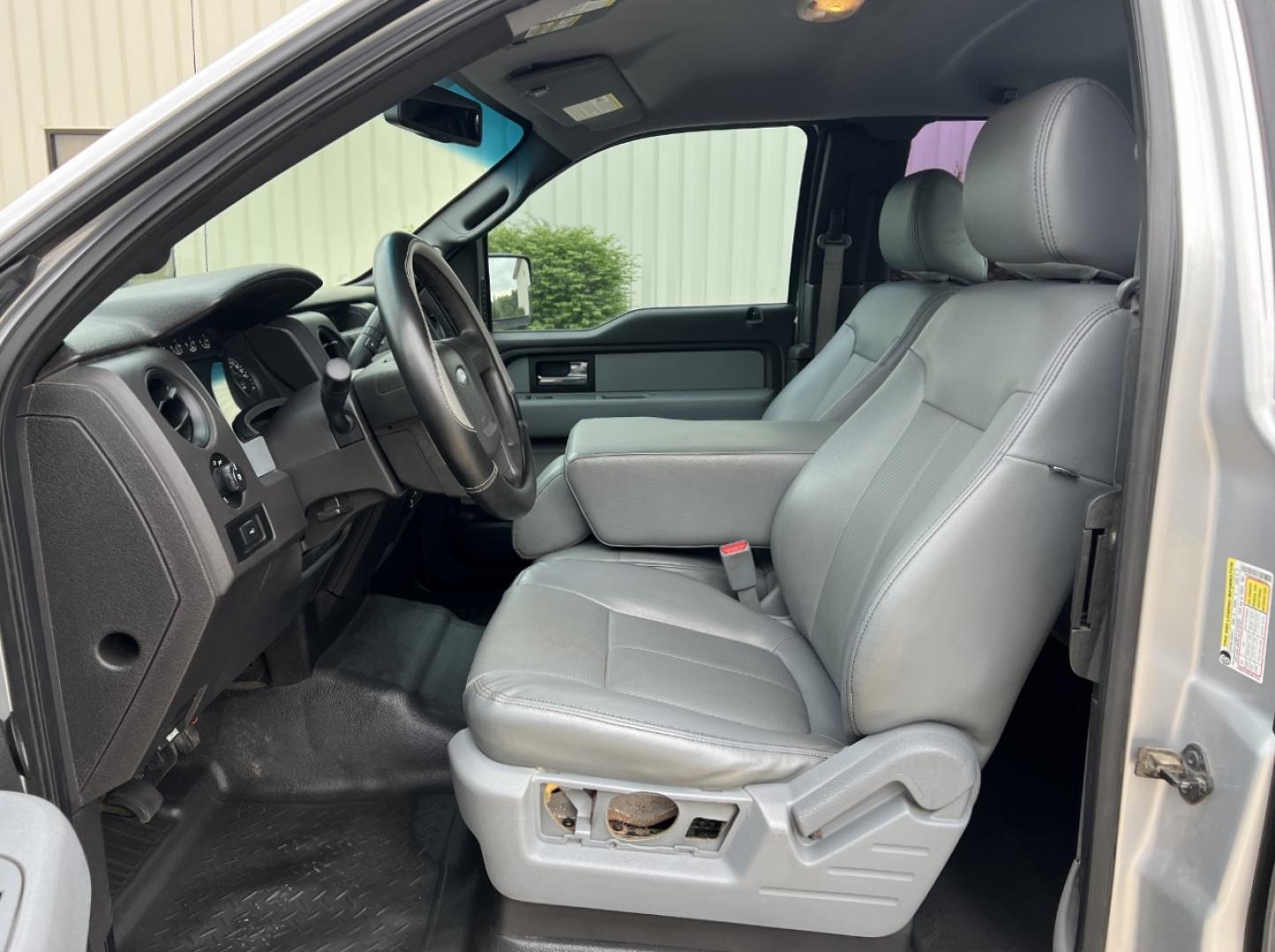 2012 SILVER /Gray Vinyl Ford F-150 XL SuperCab 4WD (1FTFX1ET4CF) with an 3.5L V6 TURBO engine, Automatic transmission, located at 506 S. Kingshighway, Cape Girardeau, MO, 63703, (573) 235-5000, 37.294994, -89.556206 - 2012 Ford F-150 XL 163xxx miles 4x4 3.5L V6 Automatic New Tires Backup Camera Bluetooth Cruise Power Windows/Locks/Mirrors We have financing available and we accept trades! Fill out a credit application on our website or come by today! If you have any questions, give us a call at (573) 23 - Photo#12
