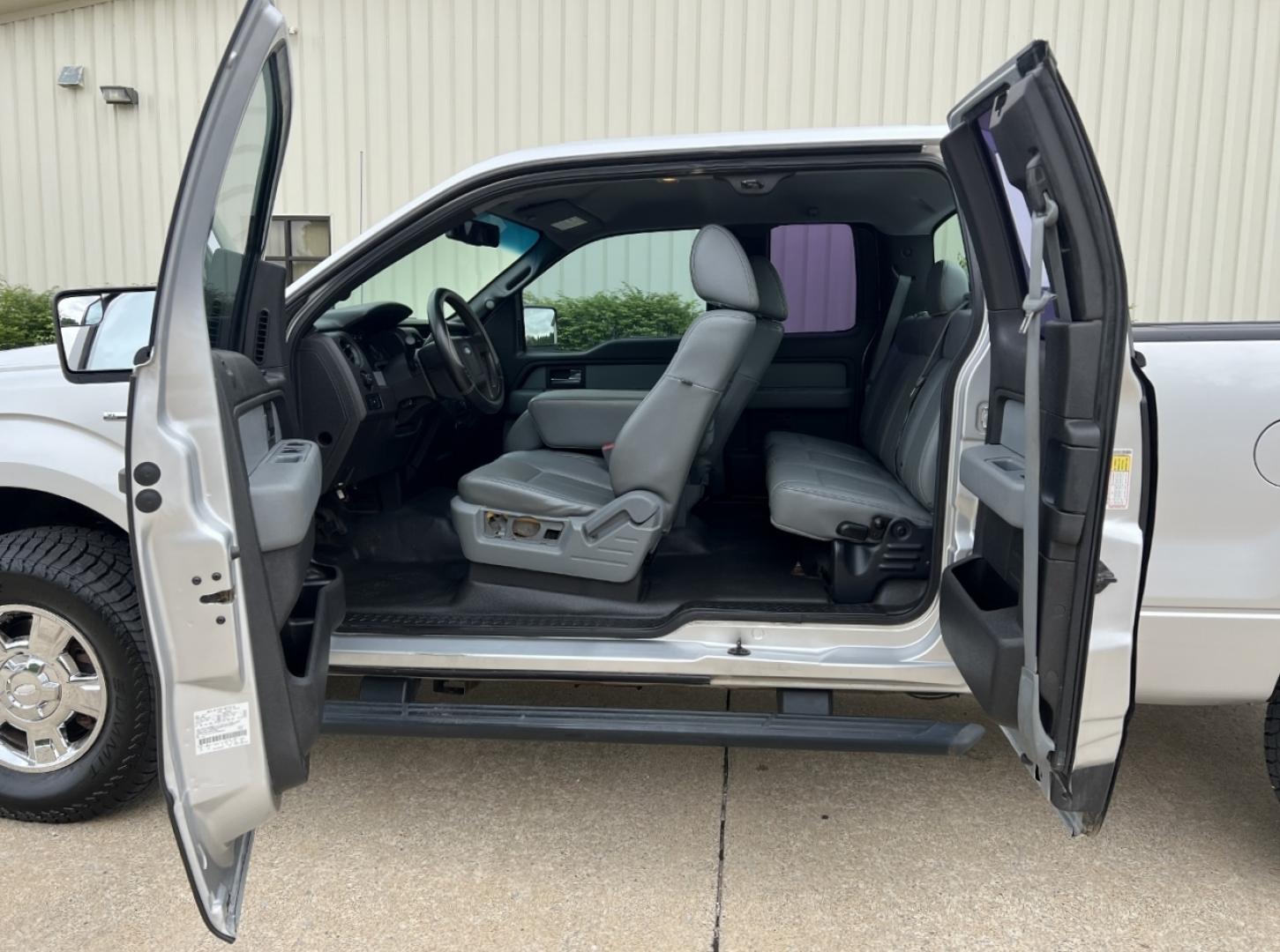 2012 SILVER /Gray Vinyl Ford F-150 XL SuperCab 4WD (1FTFX1ET4CF) with an 3.5L V6 TURBO engine, Automatic transmission, located at 506 S. Kingshighway, Cape Girardeau, MO, 63703, (573) 235-5000, 37.294994, -89.556206 - 2012 Ford F-150 XL 163xxx miles 4x4 3.5L V6 Automatic New Tires Backup Camera Bluetooth Cruise Power Windows/Locks/Mirrors We have financing available and we accept trades! Fill out a credit application on our website or come by today! If you have any questions, give us a call at (573) 23 - Photo#14