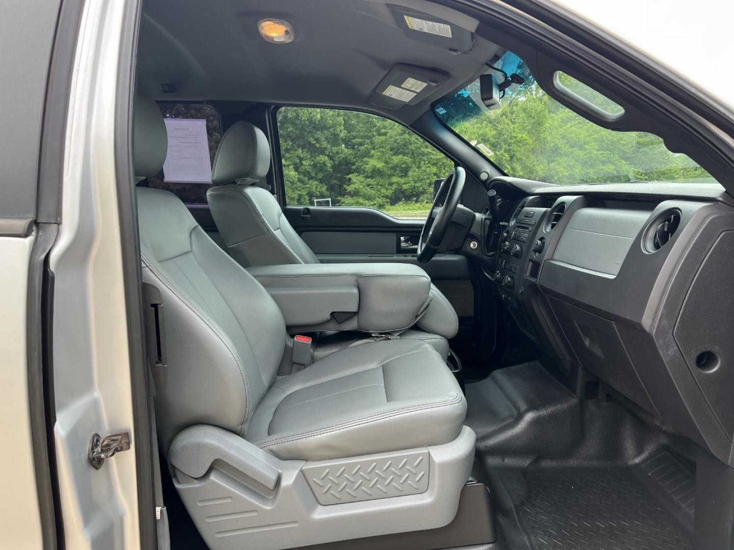 2012 SILVER /Gray Vinyl Ford F-150 XL SuperCab 4WD (1FTFX1ET4CF) with an 3.5L V6 TURBO engine, Automatic transmission, located at 506 S. Kingshighway, Cape Girardeau, MO, 63703, (573) 235-5000, 37.294994, -89.556206 - 2012 Ford F-150 XL 163xxx miles 4x4 3.5L V6 Automatic New Tires Backup Camera Bluetooth Cruise Power Windows/Locks/Mirrors We have financing available and we accept trades! Fill out a credit application on our website or come by today! If you have any questions, give us a call at (573) 23 - Photo#16