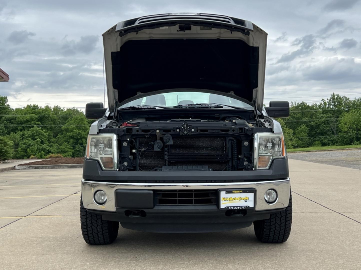 2012 SILVER /Gray Vinyl Ford F-150 XL SuperCab 4WD (1FTFX1ET4CF) with an 3.5L V6 TURBO engine, Automatic transmission, located at 506 S. Kingshighway, Cape Girardeau, MO, 63703, (573) 235-5000, 37.294994, -89.556206 - 2012 Ford F-150 XL 163xxx miles 4x4 3.5L V6 Automatic New Tires Backup Camera Bluetooth Cruise Power Windows/Locks/Mirrors We have financing available and we accept trades! Fill out a credit application on our website or come by today! If you have any questions, give us a call at (573) 23 - Photo#31