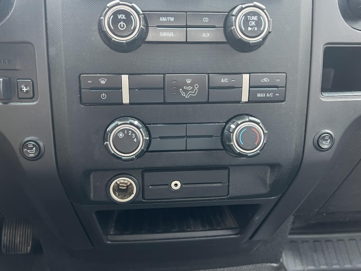 2012 SILVER /Gray Vinyl Ford F-150 XL SuperCab 4WD (1FTFX1ET4CF) with an 3.5L V6 TURBO engine, Automatic transmission, located at 506 S. Kingshighway, Cape Girardeau, MO, 63703, (573) 235-5000, 37.294994, -89.556206 - 2012 Ford F-150 XL 163xxx miles 4x4 3.5L V6 Automatic New Tires Backup Camera Bluetooth Cruise Power Windows/Locks/Mirrors We have financing available and we accept trades! Fill out a credit application on our website or come by today! If you have any questions, give us a call at (573) 23 - Photo#27