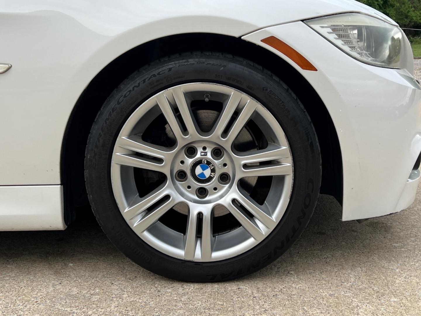 2010 WHITE /Tan Leather BMW 3-Series 328i (WBAPH7C53AE) with an 3.0L 6 Cyl. engine, Automatic transmission, located at 506 S. Kingshighway, Cape Girardeau, MO, 63703, (573) 235-5000, 37.294994, -89.556206 - 2010 BMW 3 Series 328i Only 95xxx miles Rear Wheel Drive 3.0L I6 Automatic Leather Navigation Power/Heated Seats Sunroof Cruise Power Windows/Locks/Mirrors We have financing available and we accept trades! Fill out a credit application on our website or come by today! If you have any que - Photo#35