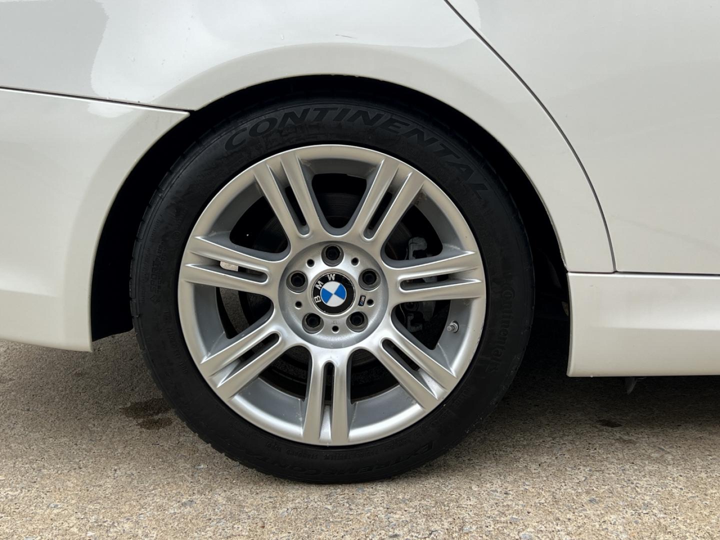 2010 WHITE /Tan Leather BMW 3-Series 328i (WBAPH7C53AE) with an 3.0L 6 Cyl. engine, Automatic transmission, located at 506 S. Kingshighway, Cape Girardeau, MO, 63703, (573) 235-5000, 37.294994, -89.556206 - 2010 BMW 3 Series 328i Only 95xxx miles Rear Wheel Drive 3.0L I6 Automatic Leather Navigation Power/Heated Seats Sunroof Cruise Power Windows/Locks/Mirrors We have financing available and we accept trades! Fill out a credit application on our website or come by today! If you have any que - Photo#34