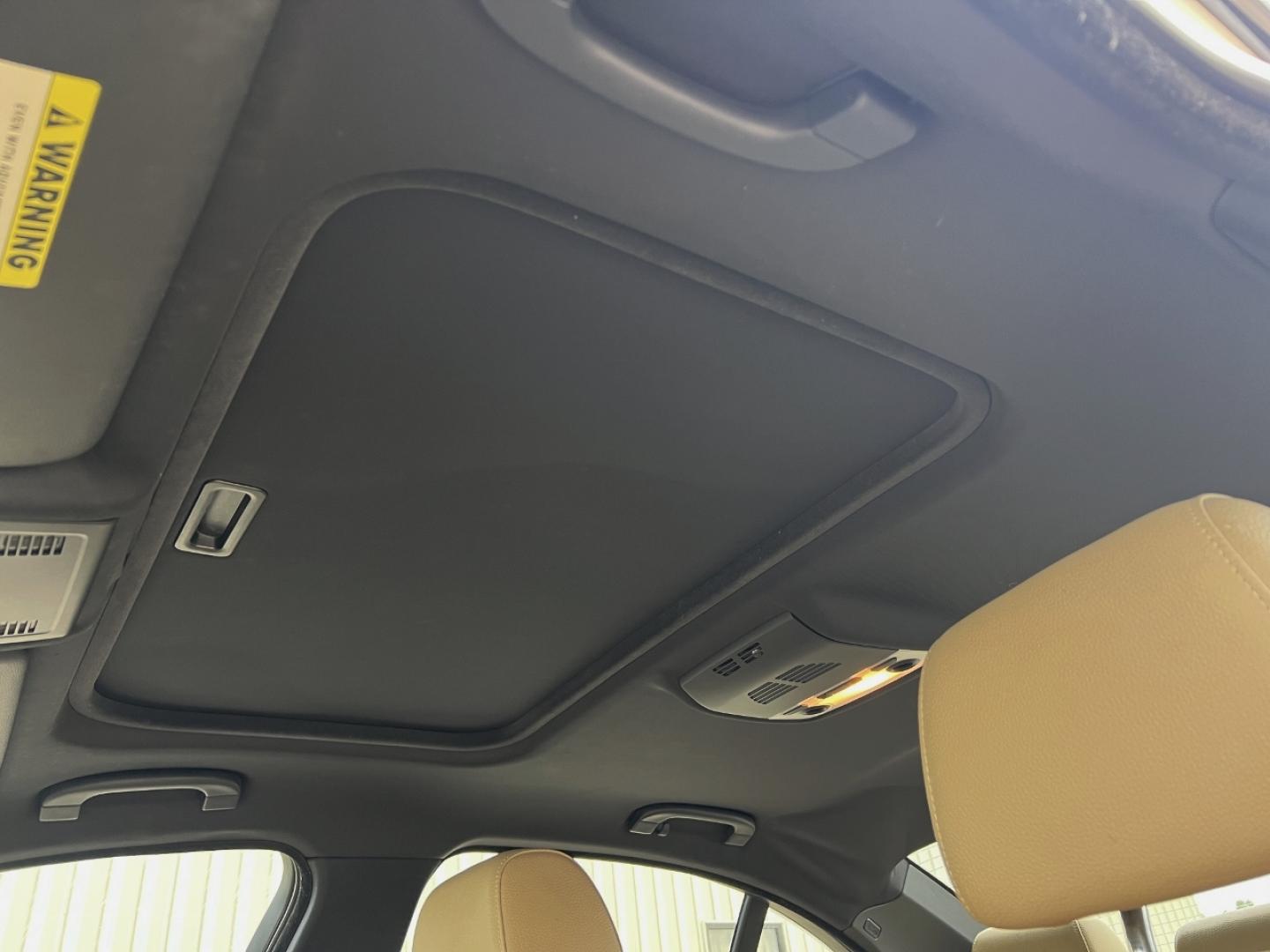 2010 WHITE /Tan Leather BMW 3-Series 328i (WBAPH7C53AE) with an 3.0L 6 Cyl. engine, Automatic transmission, located at 506 S. Kingshighway, Cape Girardeau, MO, 63703, (573) 235-5000, 37.294994, -89.556206 - 2010 BMW 3 Series 328i Only 95xxx miles Rear Wheel Drive 3.0L I6 Automatic Leather Navigation Power/Heated Seats Sunroof Cruise Power Windows/Locks/Mirrors We have financing available and we accept trades! Fill out a credit application on our website or come by today! If you have any que - Photo#4