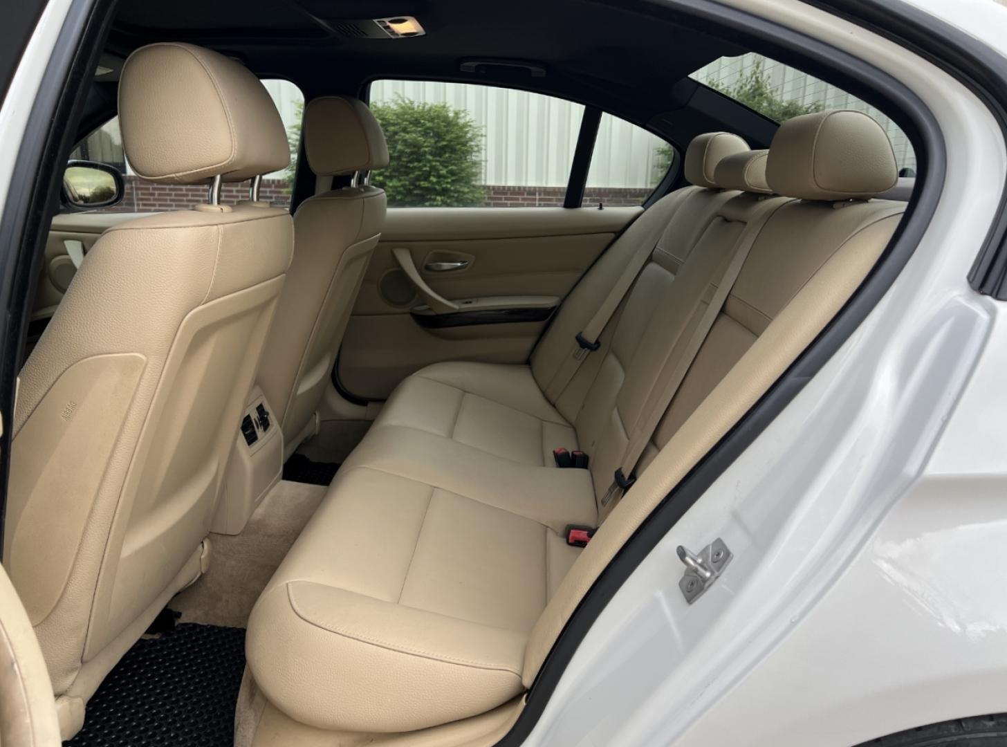2010 WHITE /Tan Leather BMW 3-Series 328i (WBAPH7C53AE) with an 3.0L 6 Cyl. engine, Automatic transmission, located at 506 S. Kingshighway, Cape Girardeau, MO, 63703, (573) 235-5000, 37.294994, -89.556206 - 2010 BMW 3 Series 328i Only 95xxx miles Rear Wheel Drive 3.0L I6 Automatic Leather Navigation Power/Heated Seats Sunroof Cruise Power Windows/Locks/Mirrors We have financing available and we accept trades! Fill out a credit application on our website or come by today! If you have any que - Photo#15
