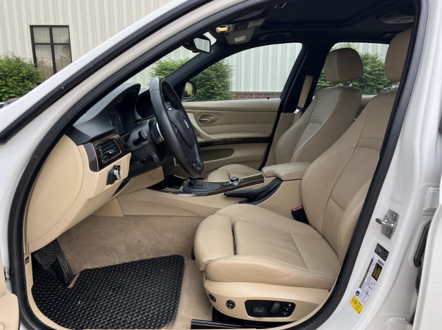 2010 WHITE /Tan Leather BMW 3-Series 328i (WBAPH7C53AE) with an 3.0L 6 Cyl. engine, Automatic transmission, located at 506 S. Kingshighway, Cape Girardeau, MO, 63703, (573) 235-5000, 37.294994, -89.556206 - 2010 BMW 3 Series 328i Only 95xxx miles Rear Wheel Drive 3.0L I6 Automatic Leather Navigation Power/Heated Seats Sunroof Cruise Power Windows/Locks/Mirrors We have financing available and we accept trades! Fill out a credit application on our website or come by today! If you have any que - Photo#14