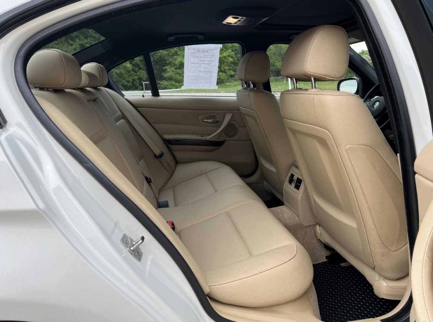 2010 WHITE /Tan Leather BMW 3-Series 328i (WBAPH7C53AE) with an 3.0L 6 Cyl. engine, Automatic transmission, located at 506 S. Kingshighway, Cape Girardeau, MO, 63703, (573) 235-5000, 37.294994, -89.556206 - 2010 BMW 3 Series 328i Only 95xxx miles Rear Wheel Drive 3.0L I6 Automatic Leather Navigation Power/Heated Seats Sunroof Cruise Power Windows/Locks/Mirrors We have financing available and we accept trades! Fill out a credit application on our website or come by today! If you have any que - Photo#18