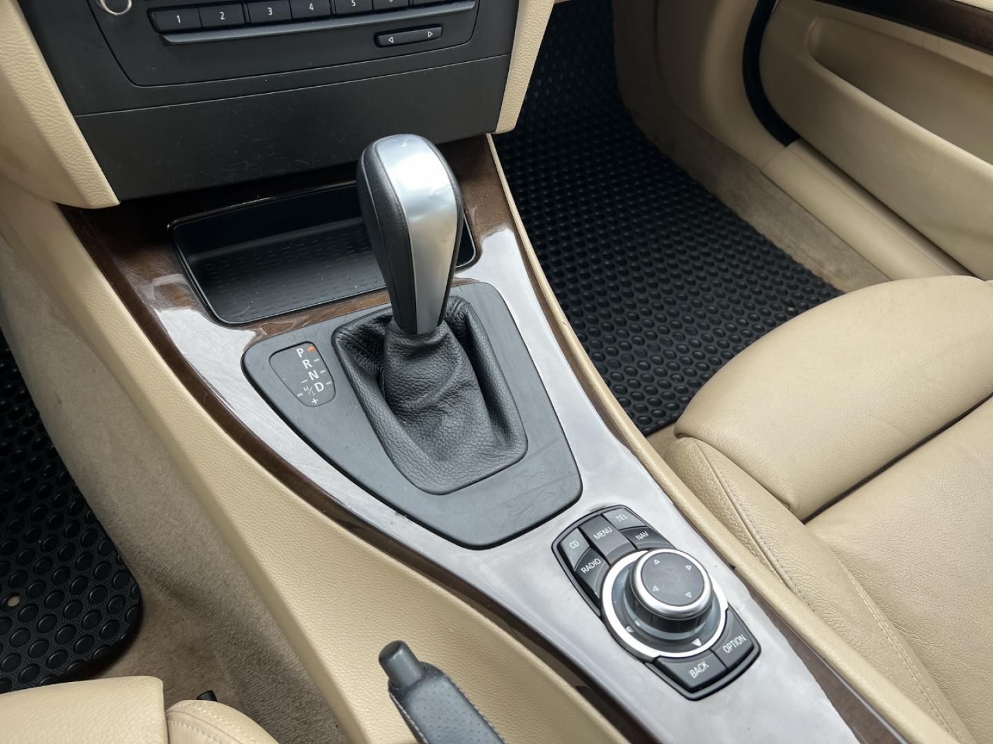 2010 WHITE /Tan Leather BMW 3-Series 328i (WBAPH7C53AE) with an 3.0L 6 Cyl. engine, Automatic transmission, located at 506 S. Kingshighway, Cape Girardeau, MO, 63703, (573) 235-5000, 37.294994, -89.556206 - 2010 BMW 3 Series 328i Only 95xxx miles Rear Wheel Drive 3.0L I6 Automatic Leather Navigation Power/Heated Seats Sunroof Cruise Power Windows/Locks/Mirrors We have financing available and we accept trades! Fill out a credit application on our website or come by today! If you have any que - Photo#23