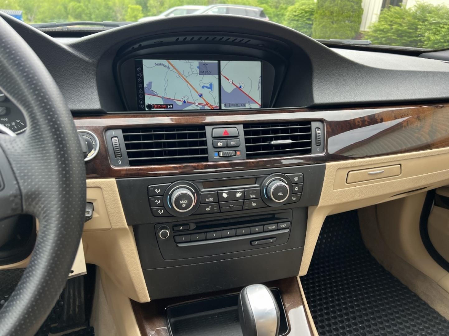 2010 WHITE /Tan Leather BMW 3-Series 328i (WBAPH7C53AE) with an 3.0L 6 Cyl. engine, Automatic transmission, located at 506 S. Kingshighway, Cape Girardeau, MO, 63703, (573) 235-5000, 37.294994, -89.556206 - 2010 BMW 3 Series 328i Only 95xxx miles Rear Wheel Drive 3.0L I6 Automatic Leather Navigation Power/Heated Seats Sunroof Cruise Power Windows/Locks/Mirrors We have financing available and we accept trades! Fill out a credit application on our website or come by today! If you have any que - Photo#24