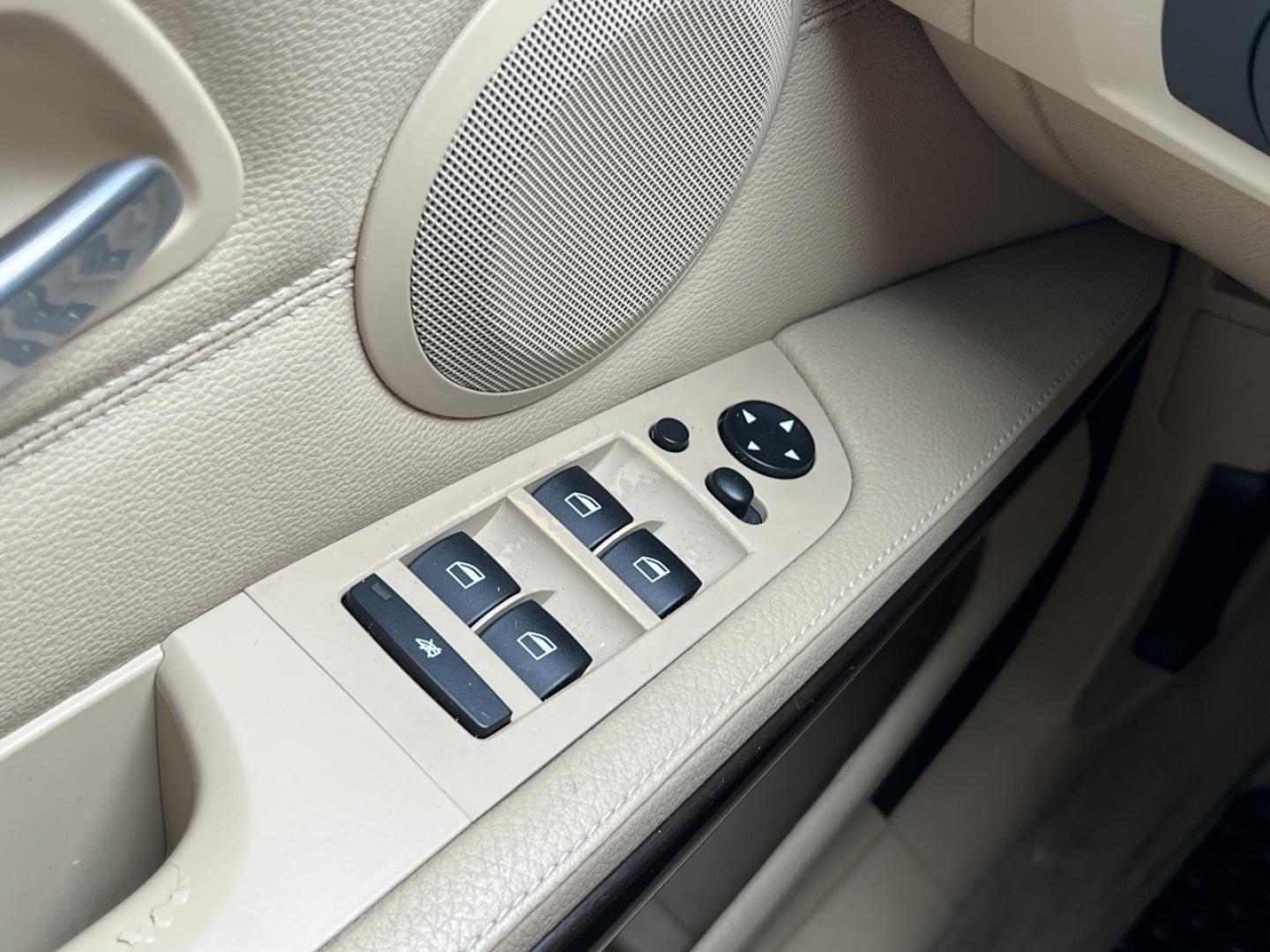 2010 WHITE /Tan Leather BMW 3-Series 328i (WBAPH7C53AE) with an 3.0L 6 Cyl. engine, Automatic transmission, located at 506 S. Kingshighway, Cape Girardeau, MO, 63703, (573) 235-5000, 37.294994, -89.556206 - 2010 BMW 3 Series 328i Only 95xxx miles Rear Wheel Drive 3.0L I6 Automatic Leather Navigation Power/Heated Seats Sunroof Cruise Power Windows/Locks/Mirrors We have financing available and we accept trades! Fill out a credit application on our website or come by today! If you have any que - Photo#25