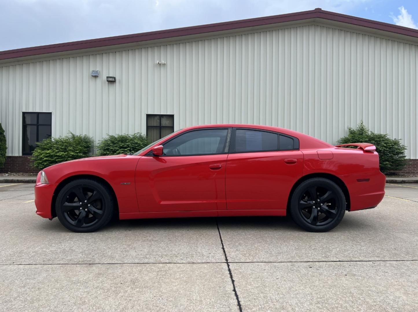 2014 RED /Black Cloth Dodge Charger R/T (2C3CDXCT8EH) with an 5.7L V8 engine, Automatic transmission, located at 506 S. Kingshighway, Cape Girardeau, MO, 63703, (573) 235-5000, 37.294994, -89.556206 - 2014 Dodge Charger R/T 156xxx miles Rear Wheel Drive 5.7L V8 Automatic Power Driver Seat Heated Seats Bluetooth Cruise Power Windows/Locks/Mirrors We have financing available and we accept trades! Fill out a credit application on our website or come by today! If you have any questions, gi - Photo#5