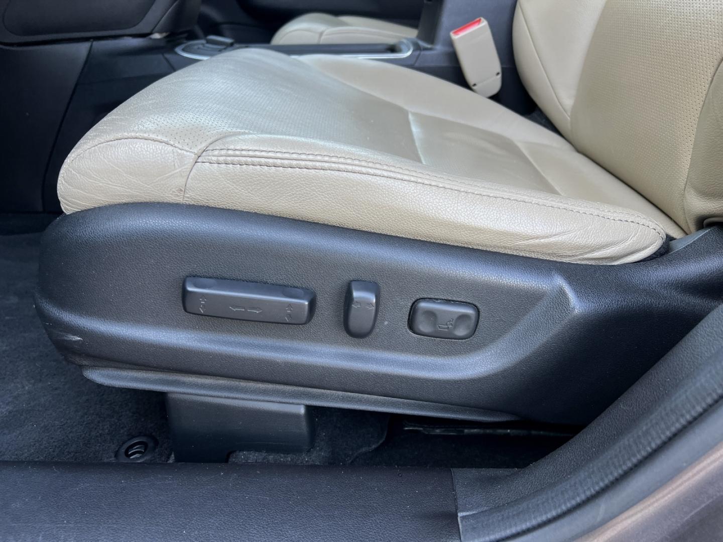 2015 BROWN /Tan Leather Honda CR-V EX-L 4WD (5J6RM4H74FL) with an 2.4L 4 Cyl. engine, Continuously Variable Transmission transmission, located at 2990 Old Orchard Rd., Jackson, MO, 63755, 37.354214, -89.612106 - 2015 Honda CR-V EX-L Local 1-Owner 186xxx miles All Wheel Drive 2.4L 4 Cyl. Automatic Leather Backup Camera Power Driver Seat Heated Seats Sunroof Cruise Power Windows/Locks/Mirrors We have financing available and we accept trades! Fill out a credit application on our website or come by - Photo#5